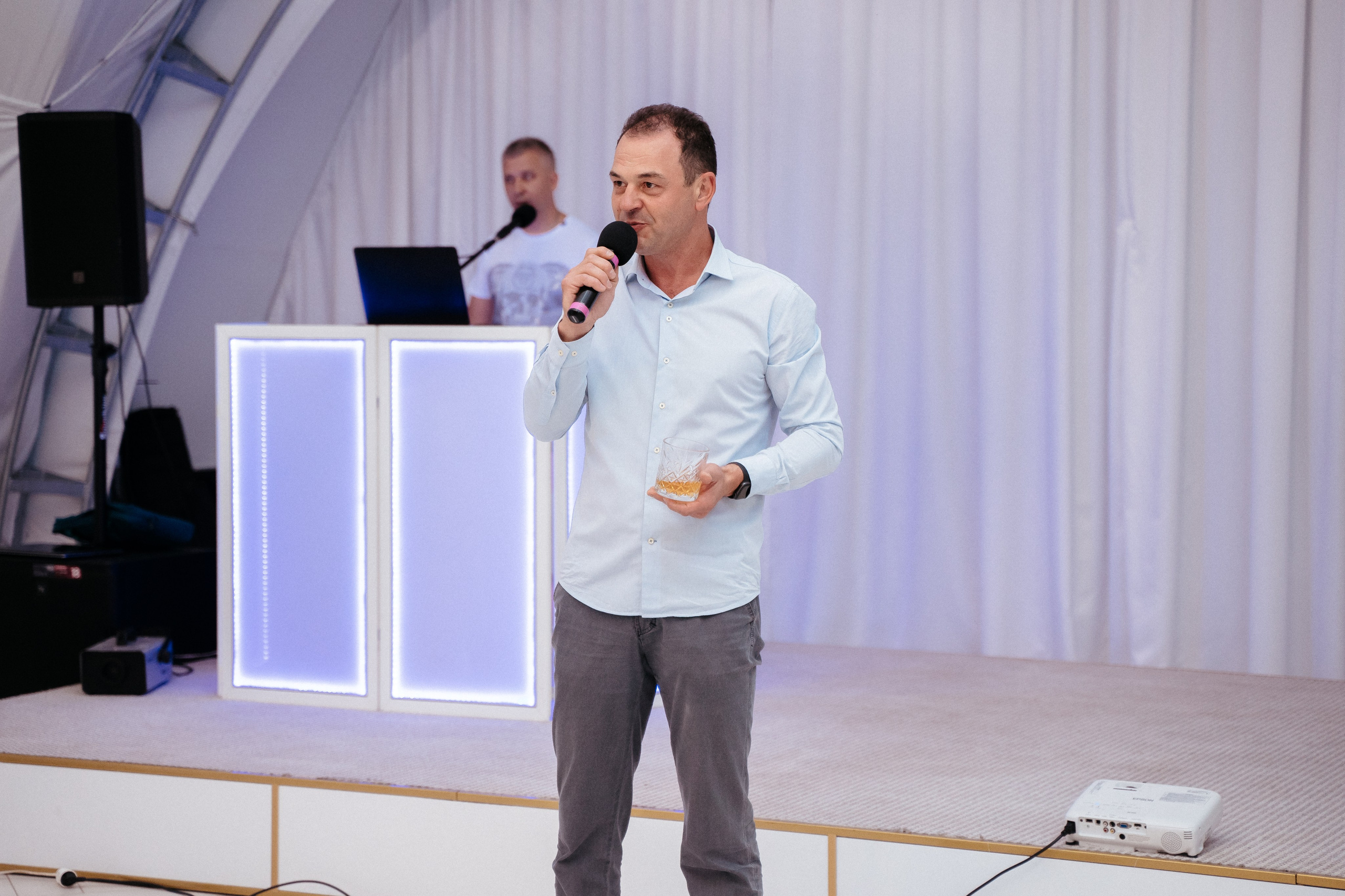 Ави Центр. Свадебный фотограф в Симферополе