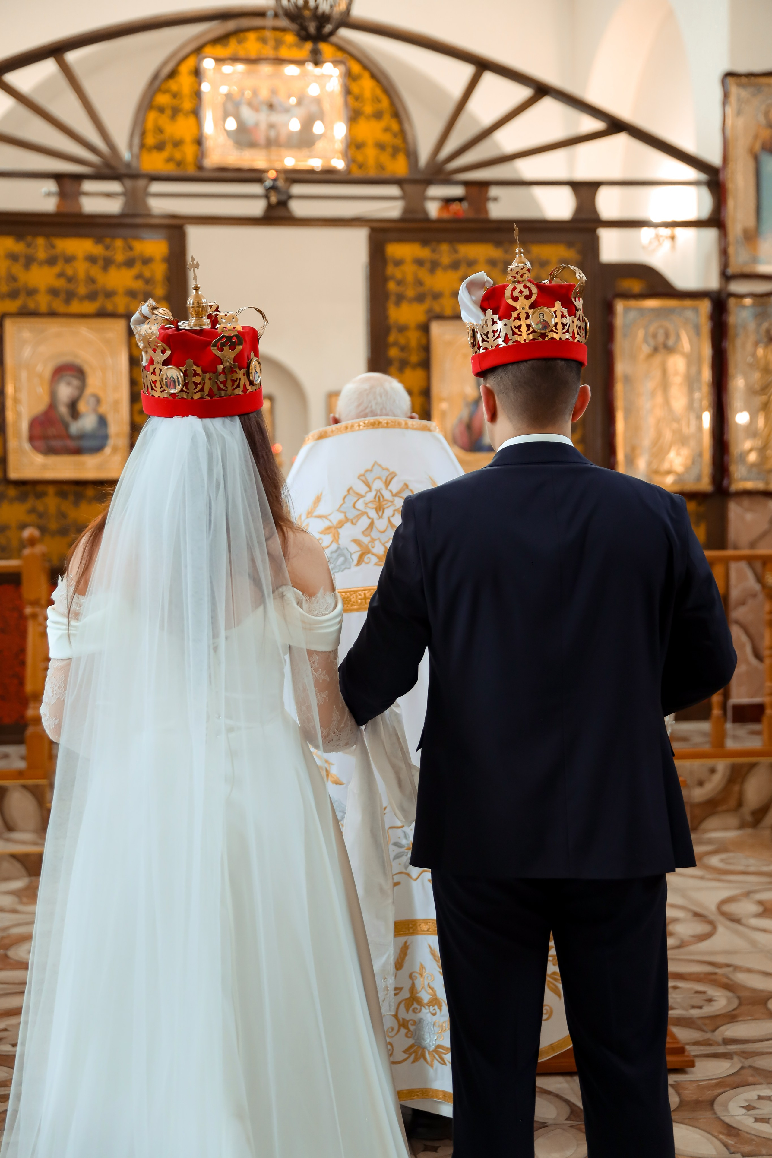 Венчание в церкви в Алуште. Свадебный фотограф в Крыму