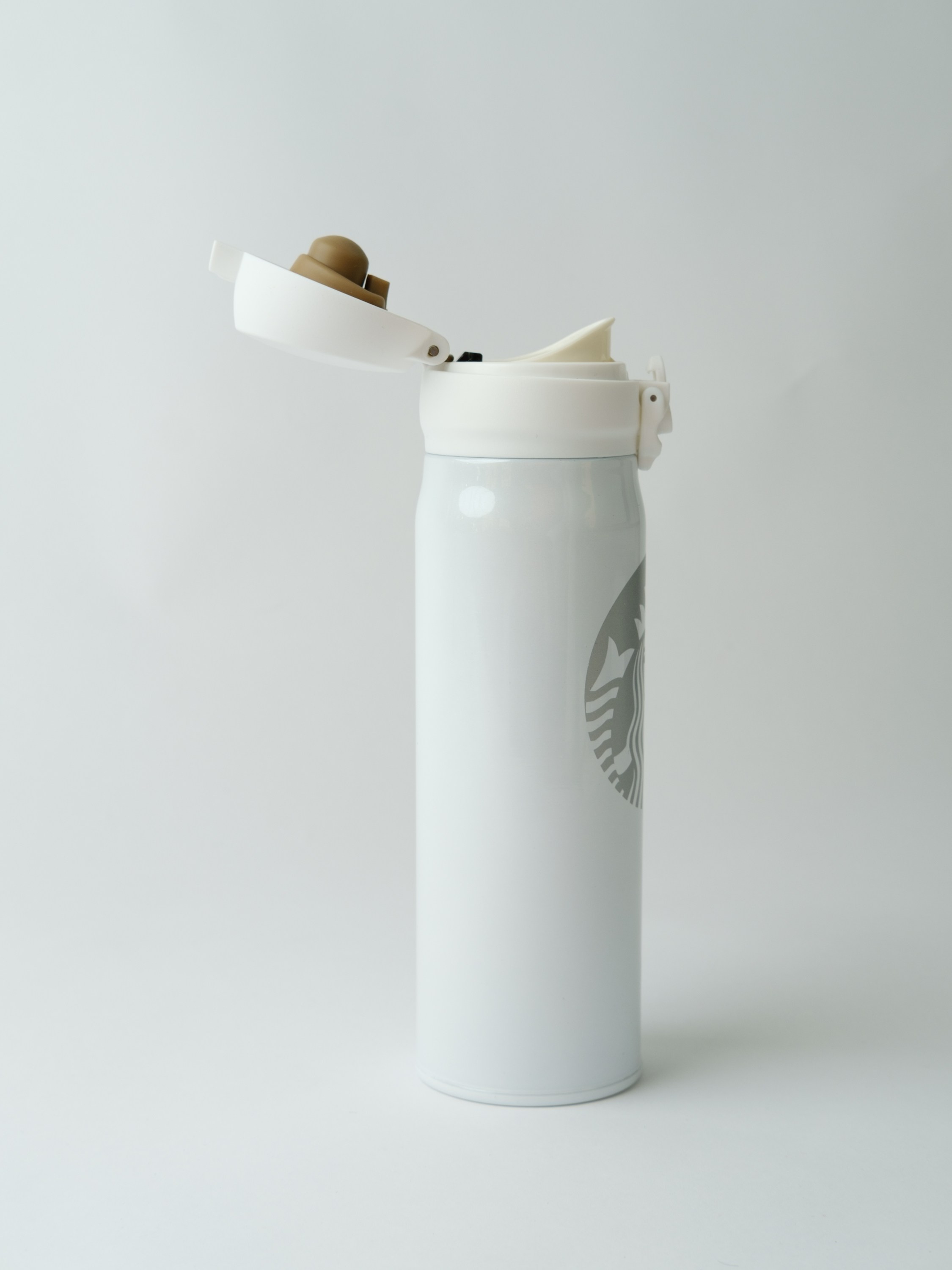 Термокружки. Фотограф Софья Володкина