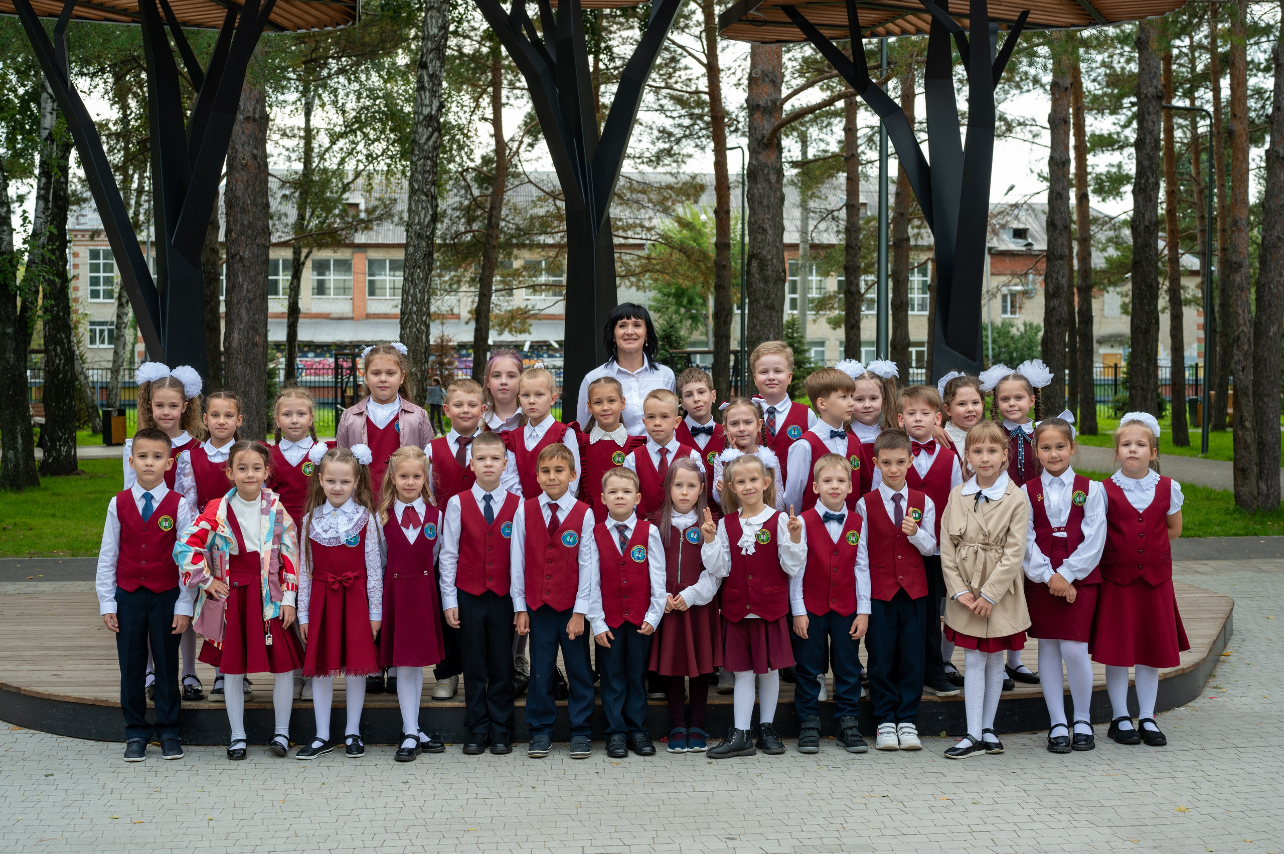 1 сентября 16 гимназия 2 класс (линейка + в классе+ на улице). Фотограф новорожденных, семейный детский в Тюмени Татьяна Морозова