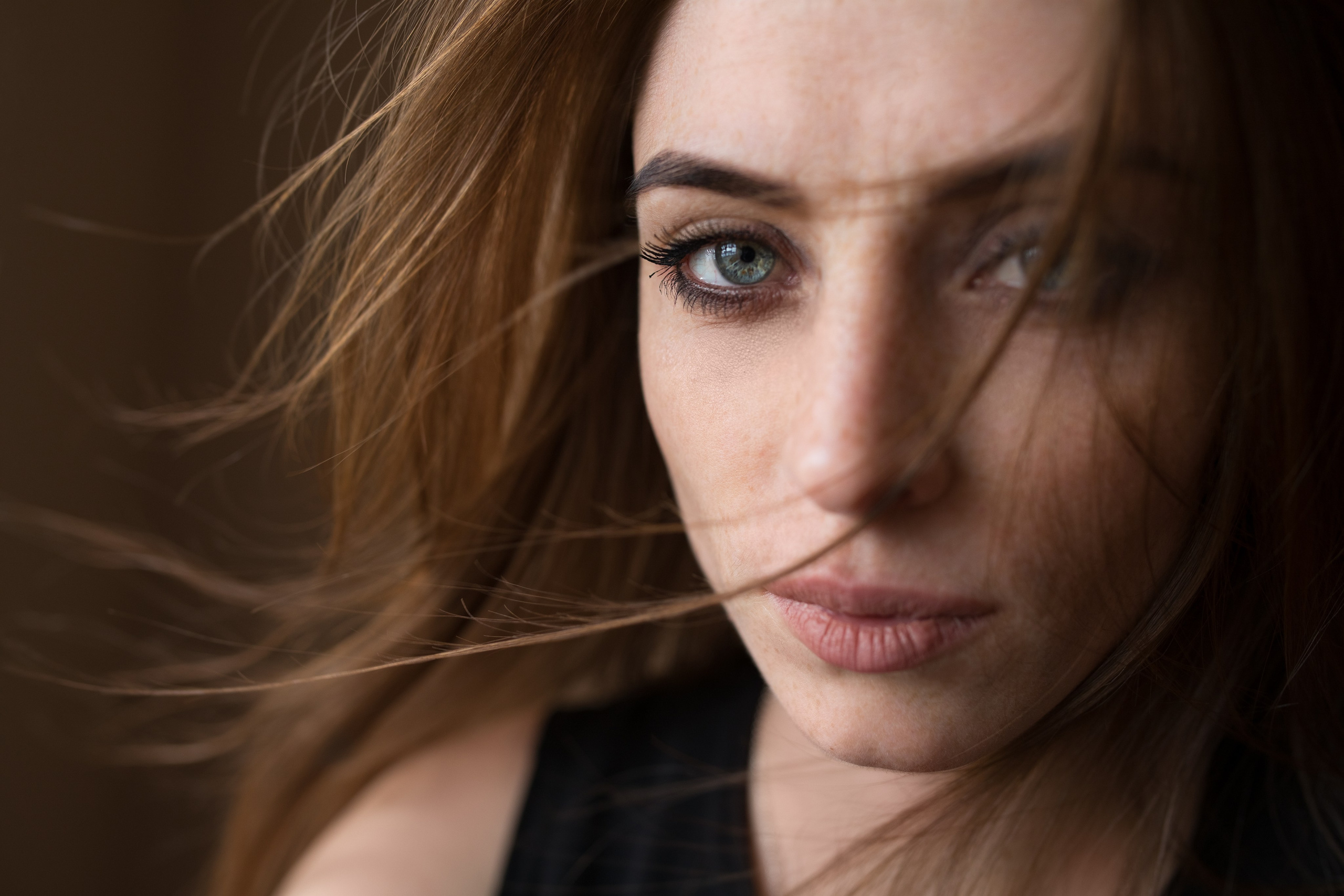 Портретная съемка у окна с Надеждой для «себя»