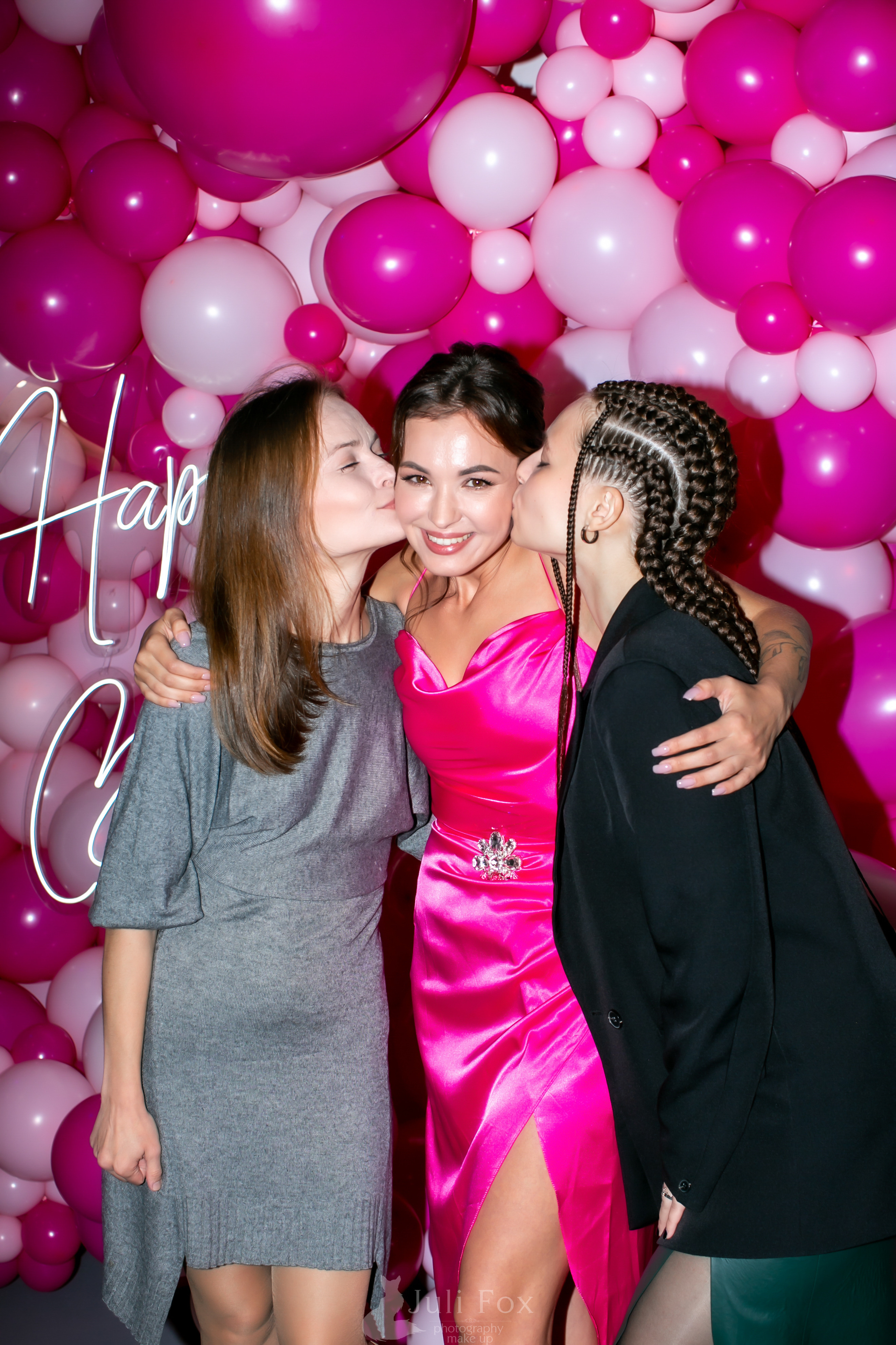 Фотосъемка праздников во Владивостоке, Уссурийске. Портретный, свадебный, репортажный фотограф во Владивостоке Юлиана Джули Фокс