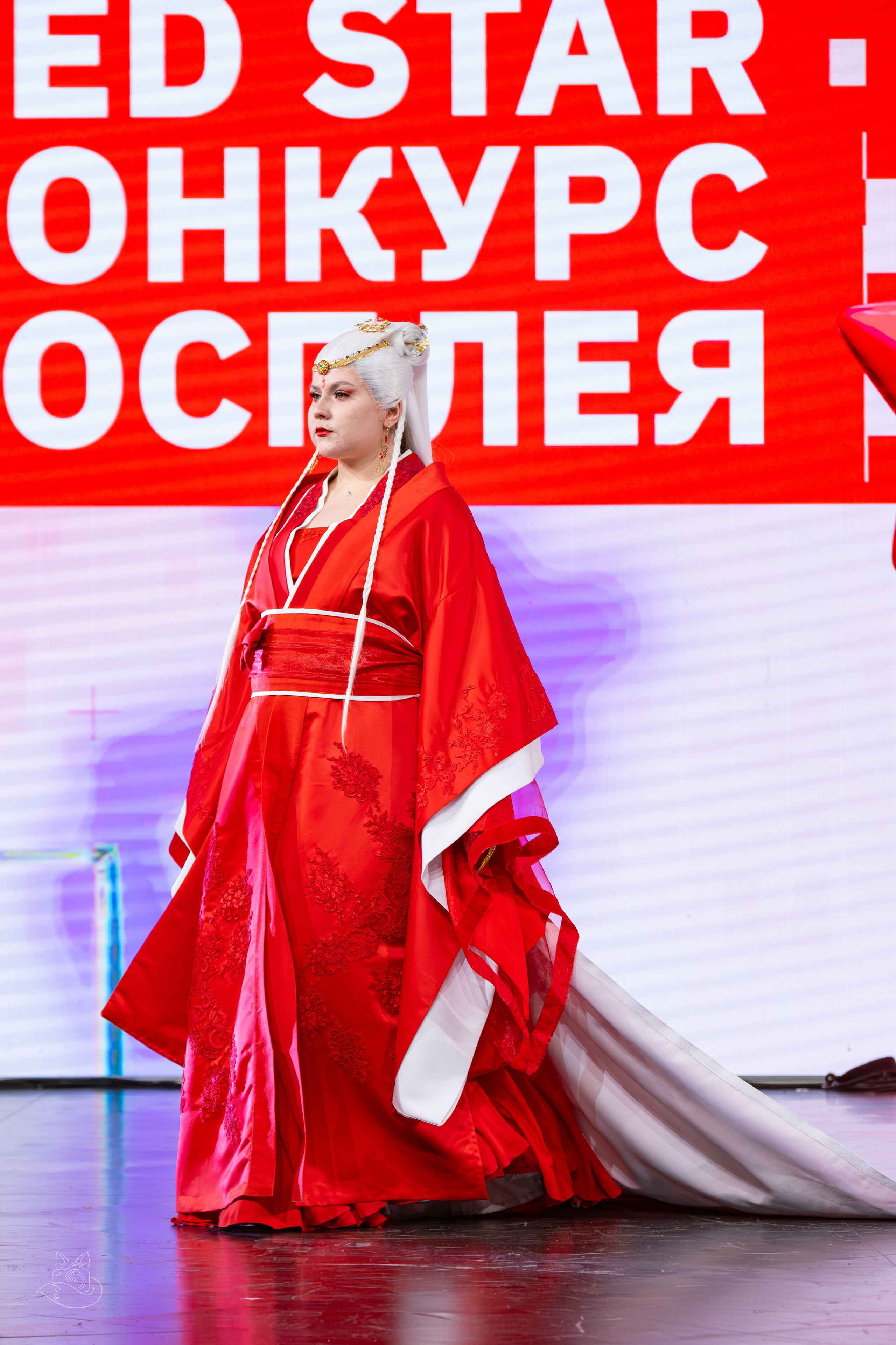 Сцена РЭД ЭКСПО 2024. Косплей фотограф