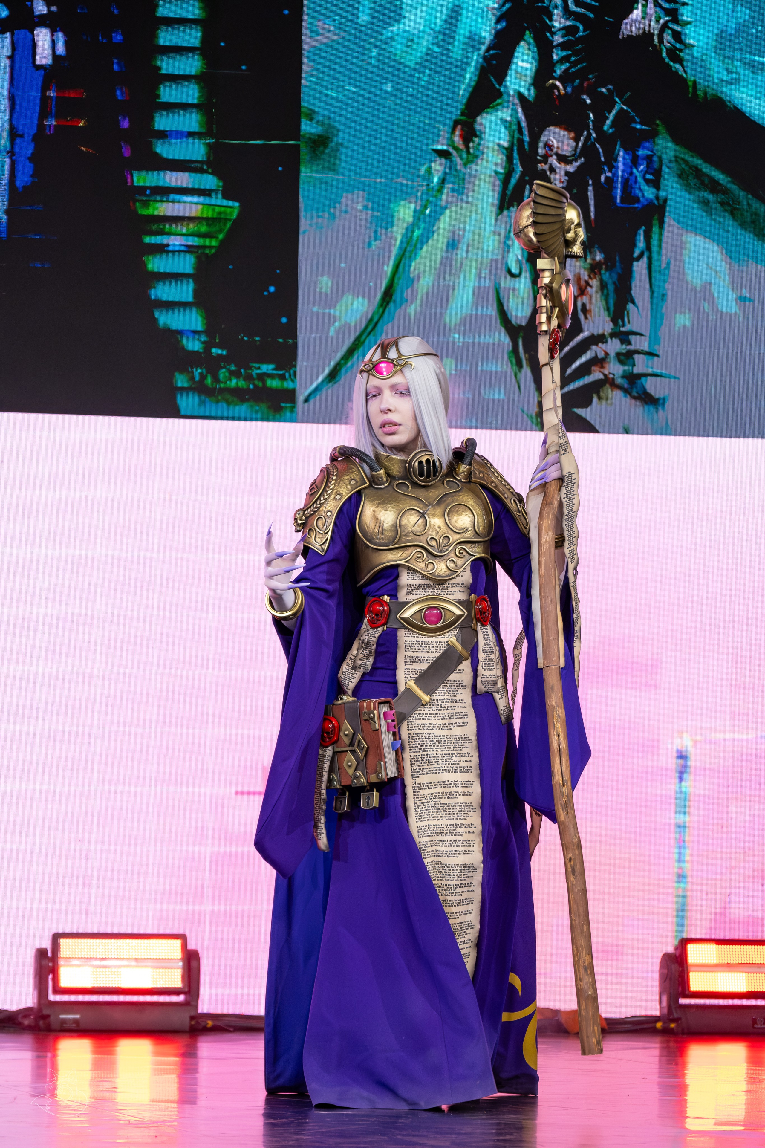 Сцена РЭД ЭКСПО 2024. Косплей фотограф