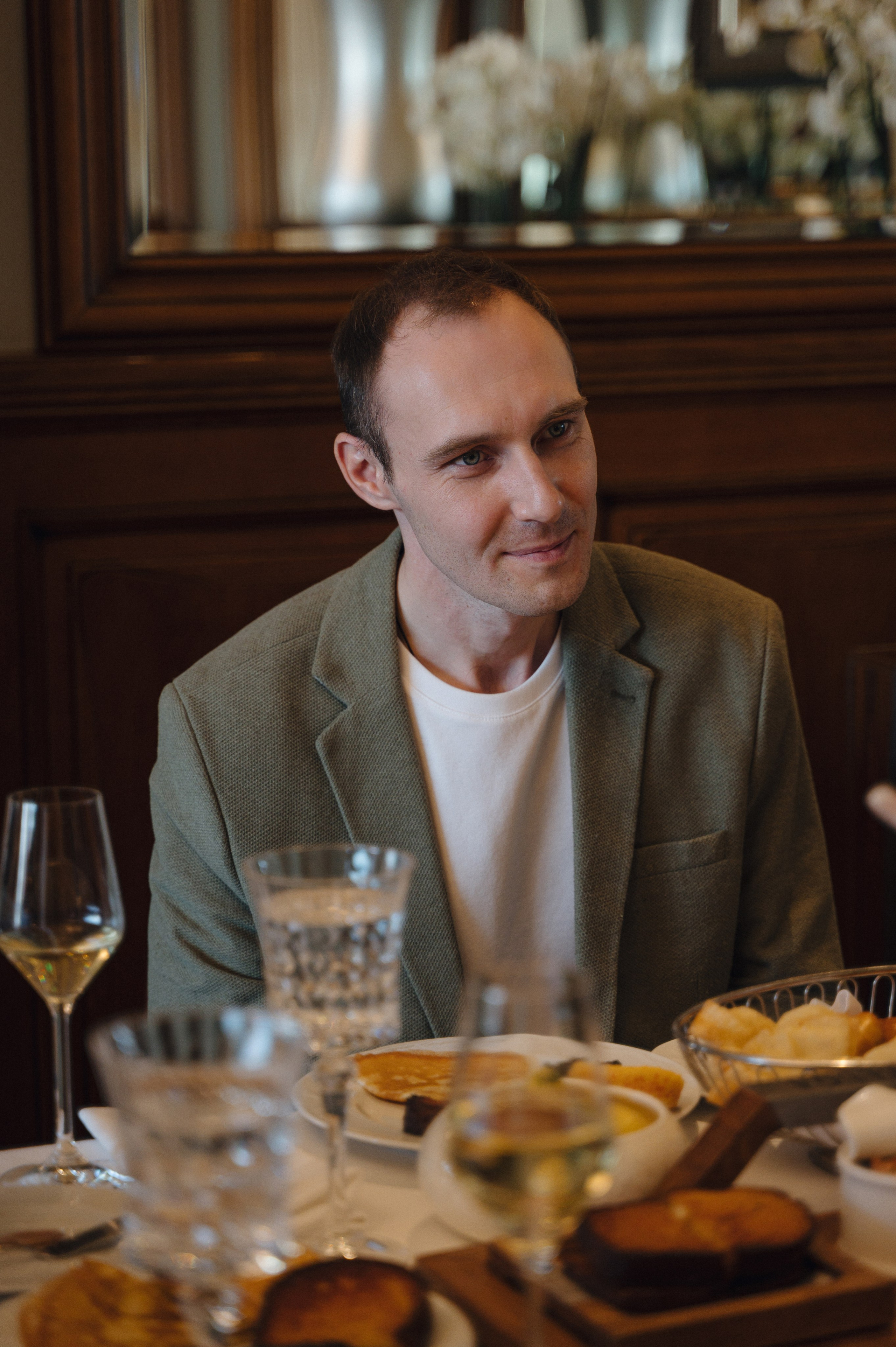 Дмитрий и Луиза. Гостиница Националь и ресторан Белуга. Свадебный фотограф Москва и Санкт-Петербург. Анастасия Чудина