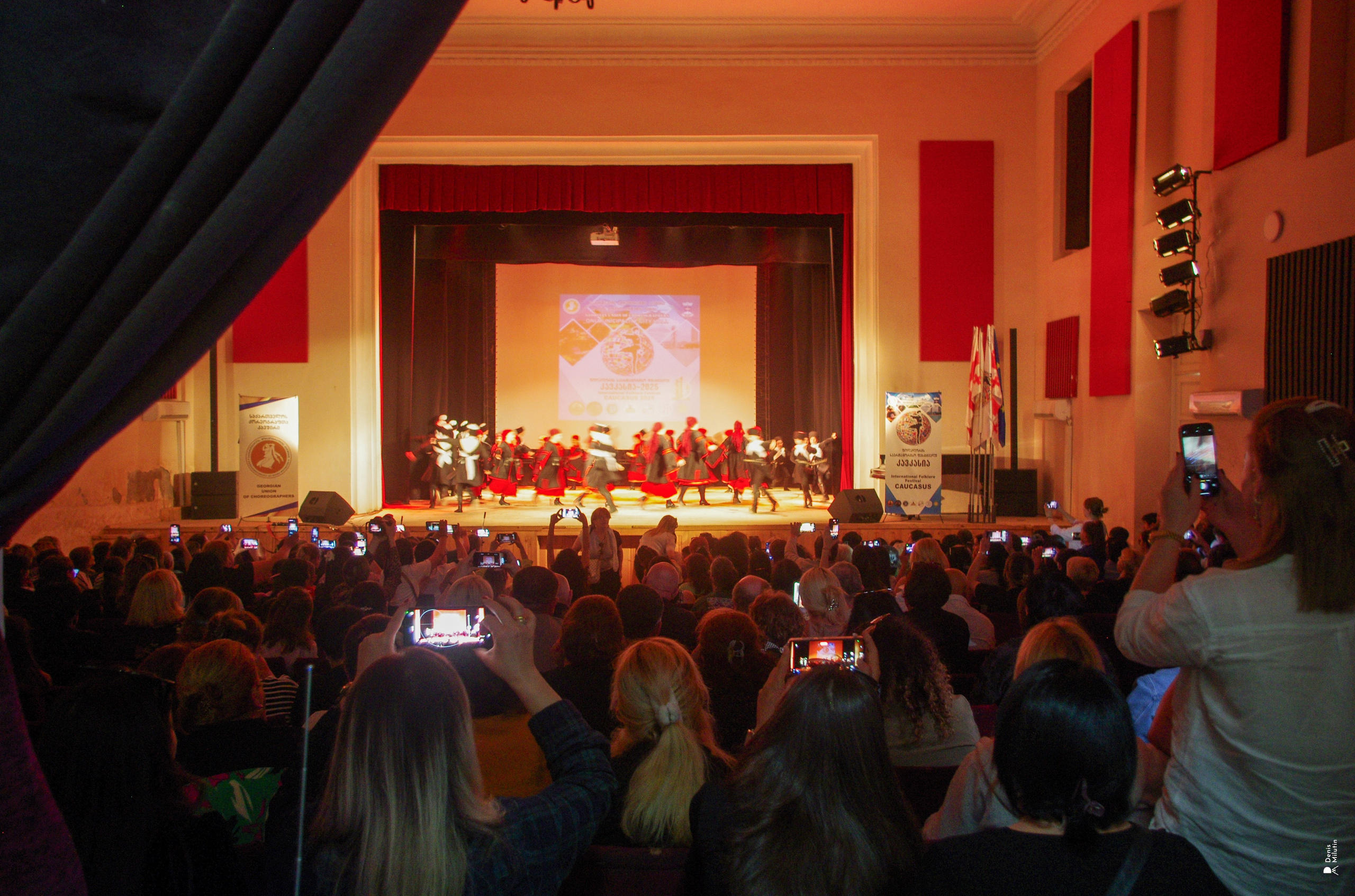 Танцы в прекрасном Они. Портретный фотограф Денис Милютин