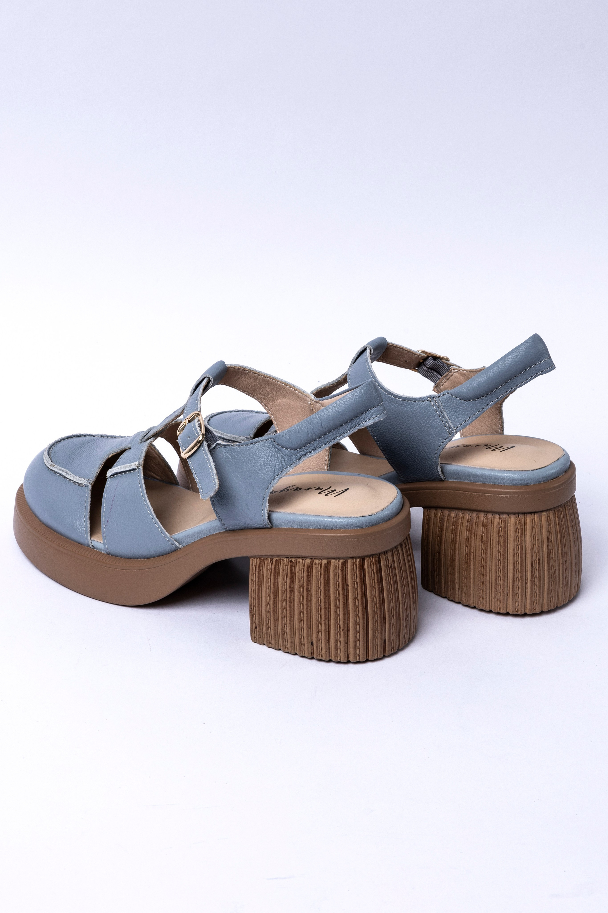 Каталожная съёмка для интернет магазинов. Автопортретная фотостудия в Казани