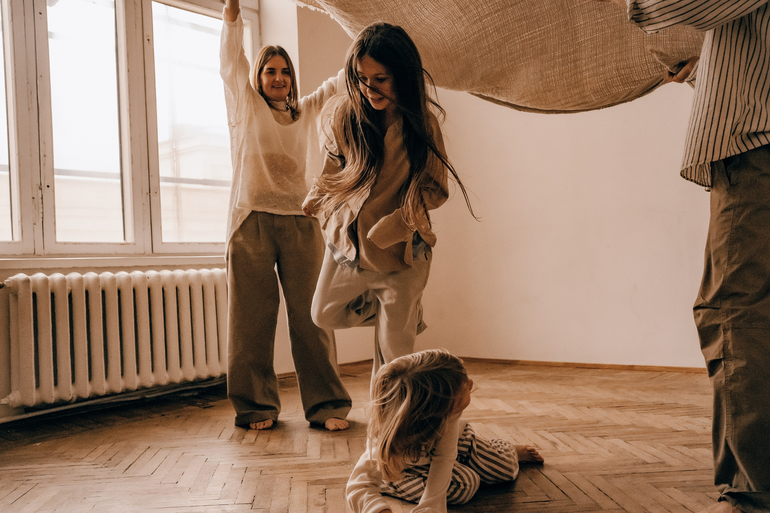 Объятья и немного баловства. Главная