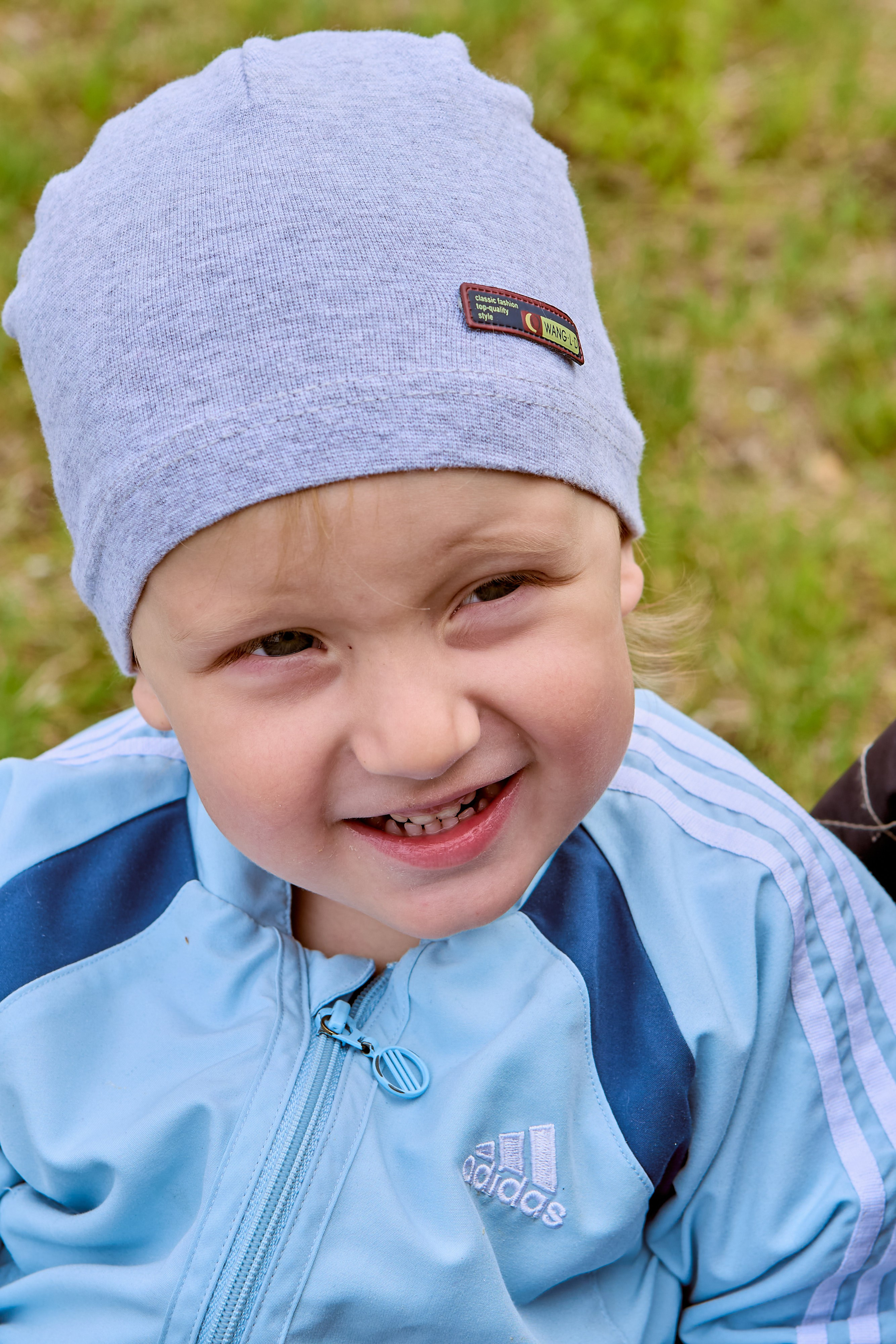 На Крестном Ходе в Дзержинске Младенцы с родителями. Фото Николая Голованова