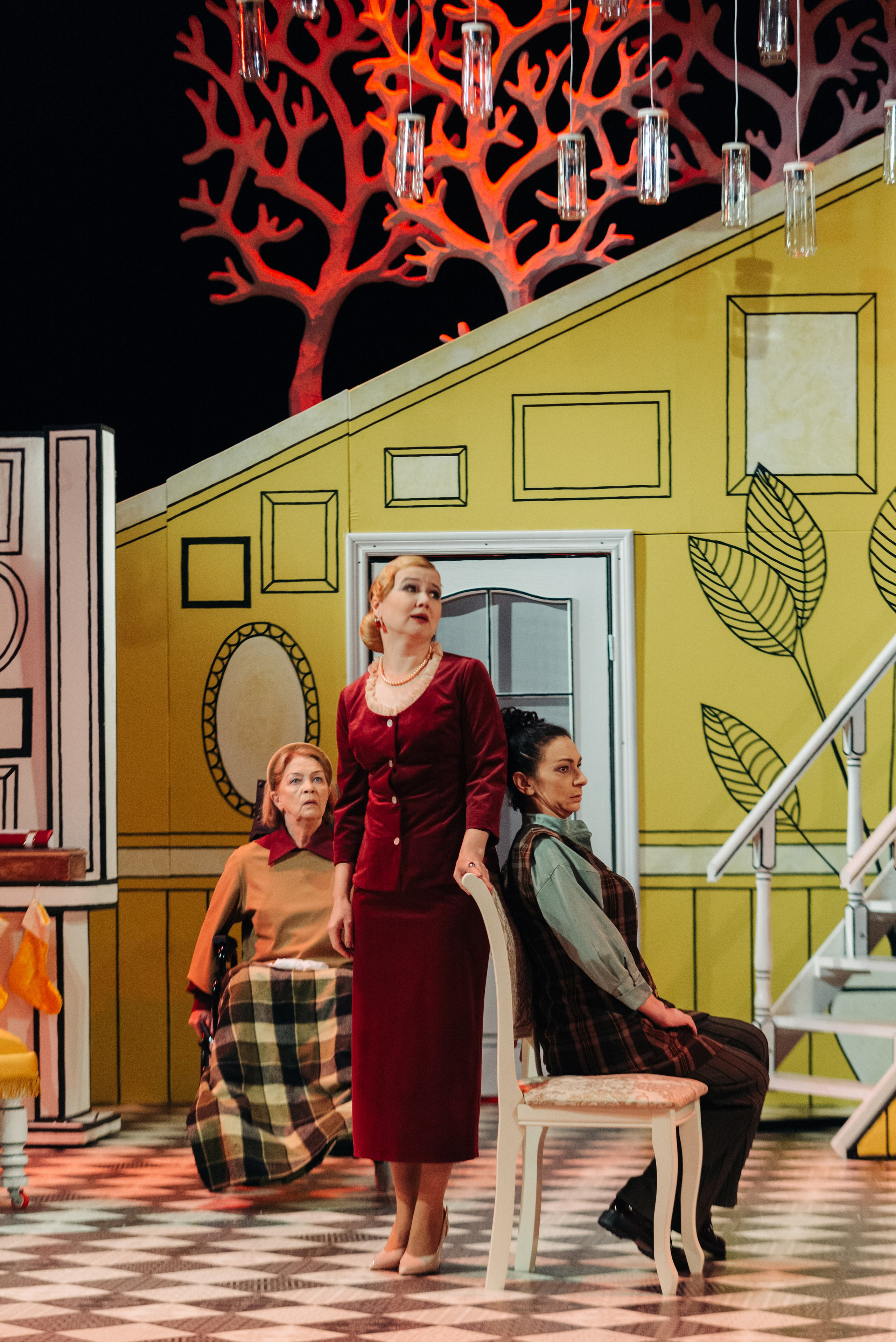 8 любящих женщин. Главная