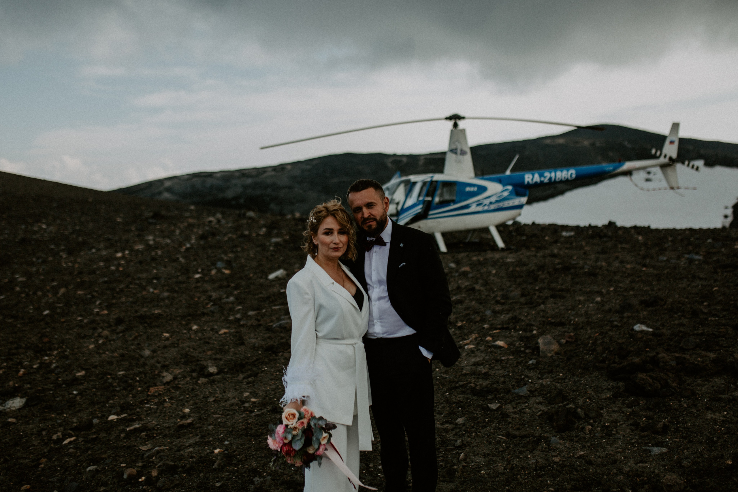 Ветролетный полет Вулкан Малый Семячик. Свадебное фото и видео на Камчатке. Туристические маршруты