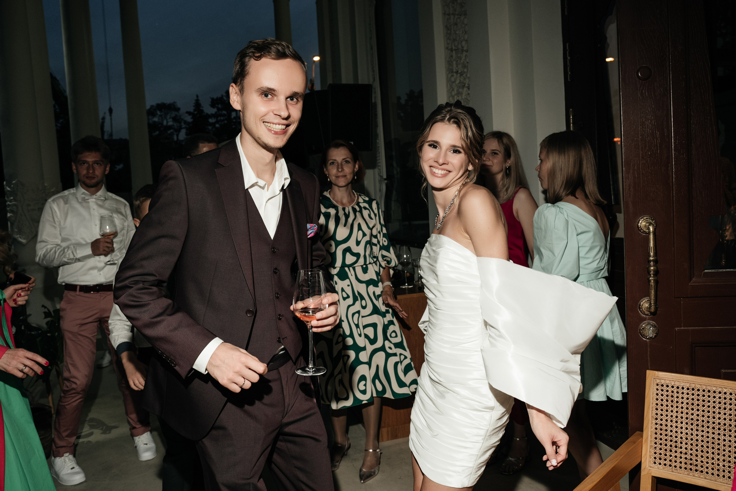 Ресторан Домик в саду, ВДНХ. Свадебный фотограф Москва Александра Аверкова