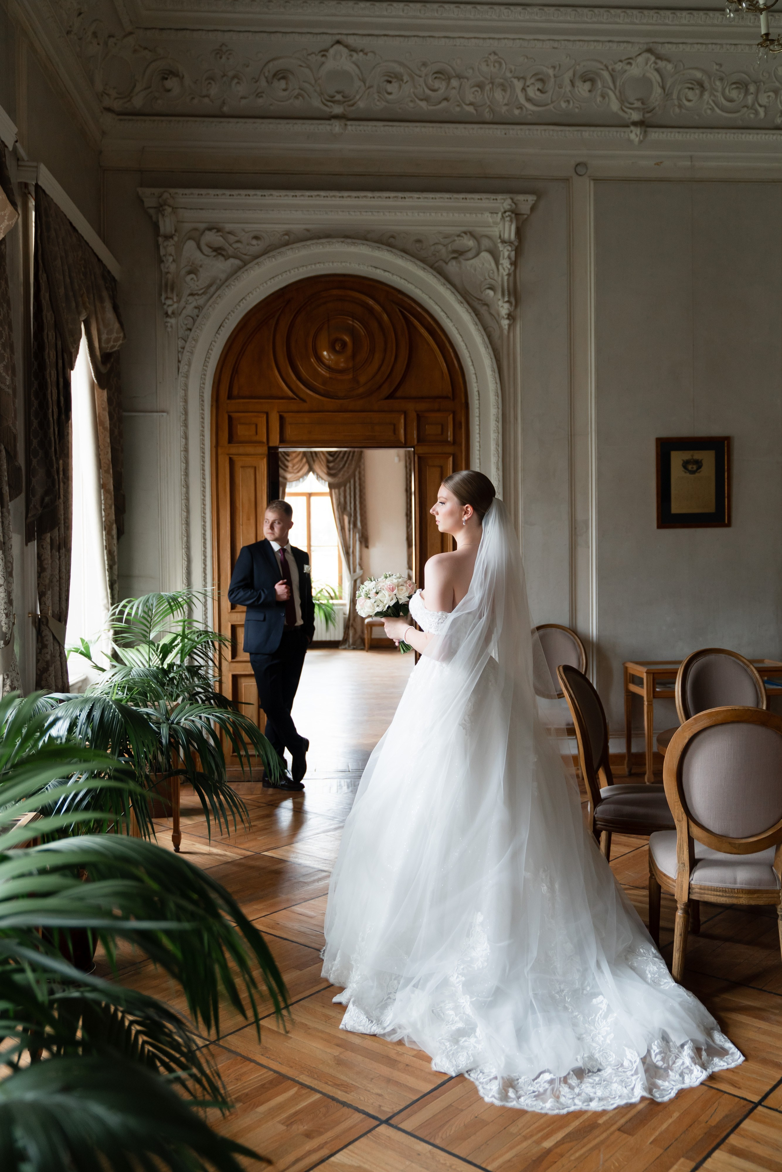 Свадебная фотосессия в библиотеке-читальне имени А. С. Пушкина