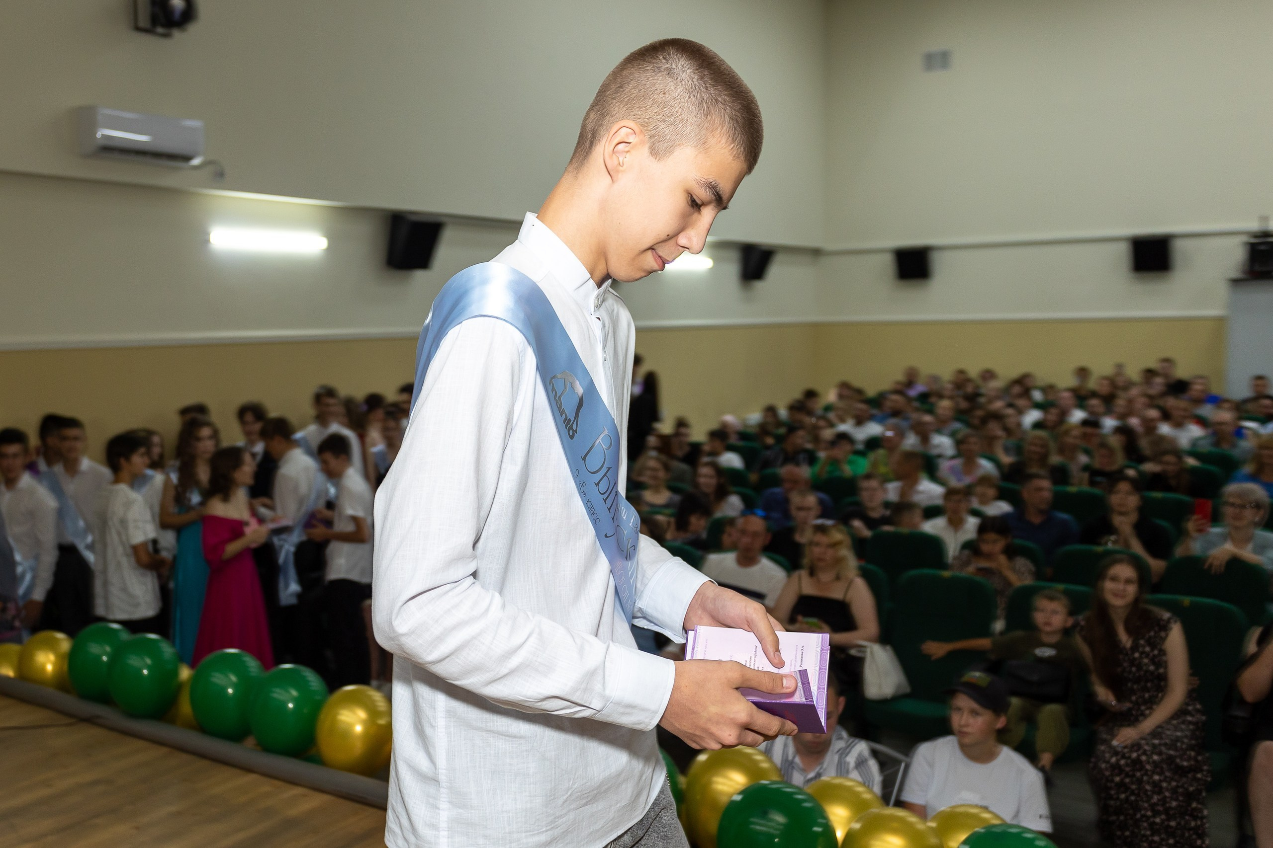 Вручение аттестата и выпускной вечер. Выпускные альбомы Майкоп, Краснодар Елена Золотарева