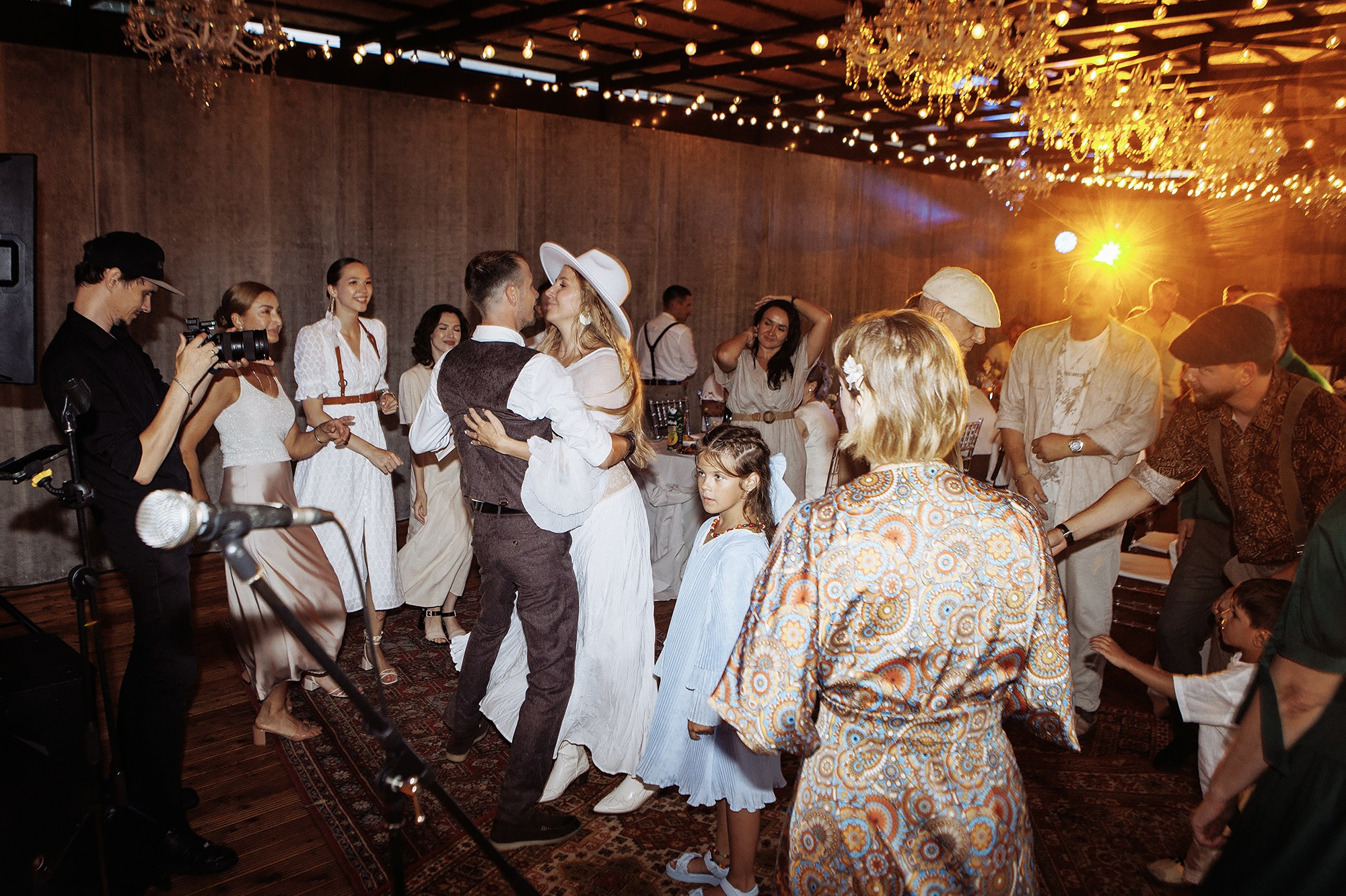 Костя и Даша 1.08.25. Свадебный фотограф Владивосток Алина Гевондова