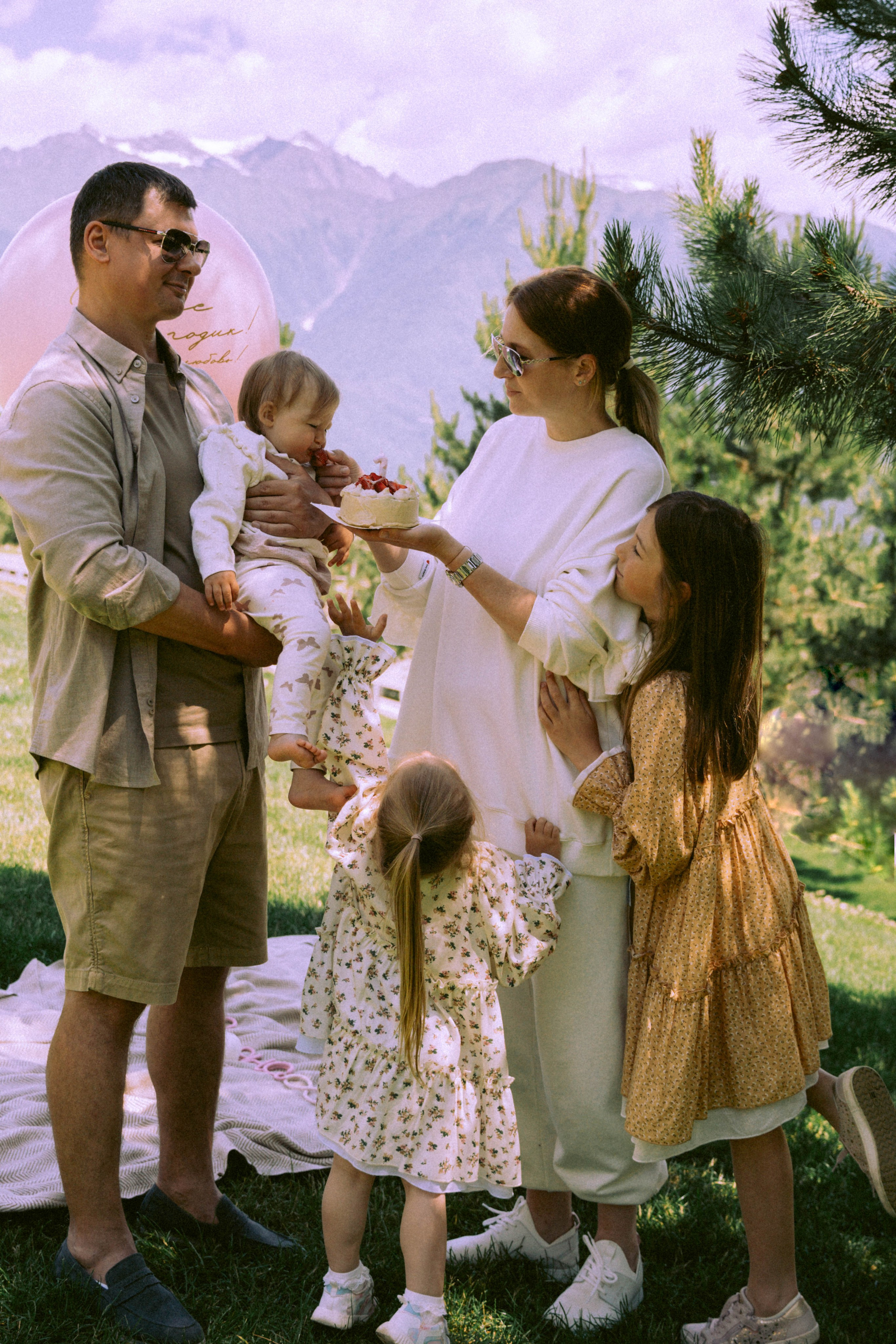 Семейная фотосессия в Сочи и Красной Поляне — заказать семейную фотосессию