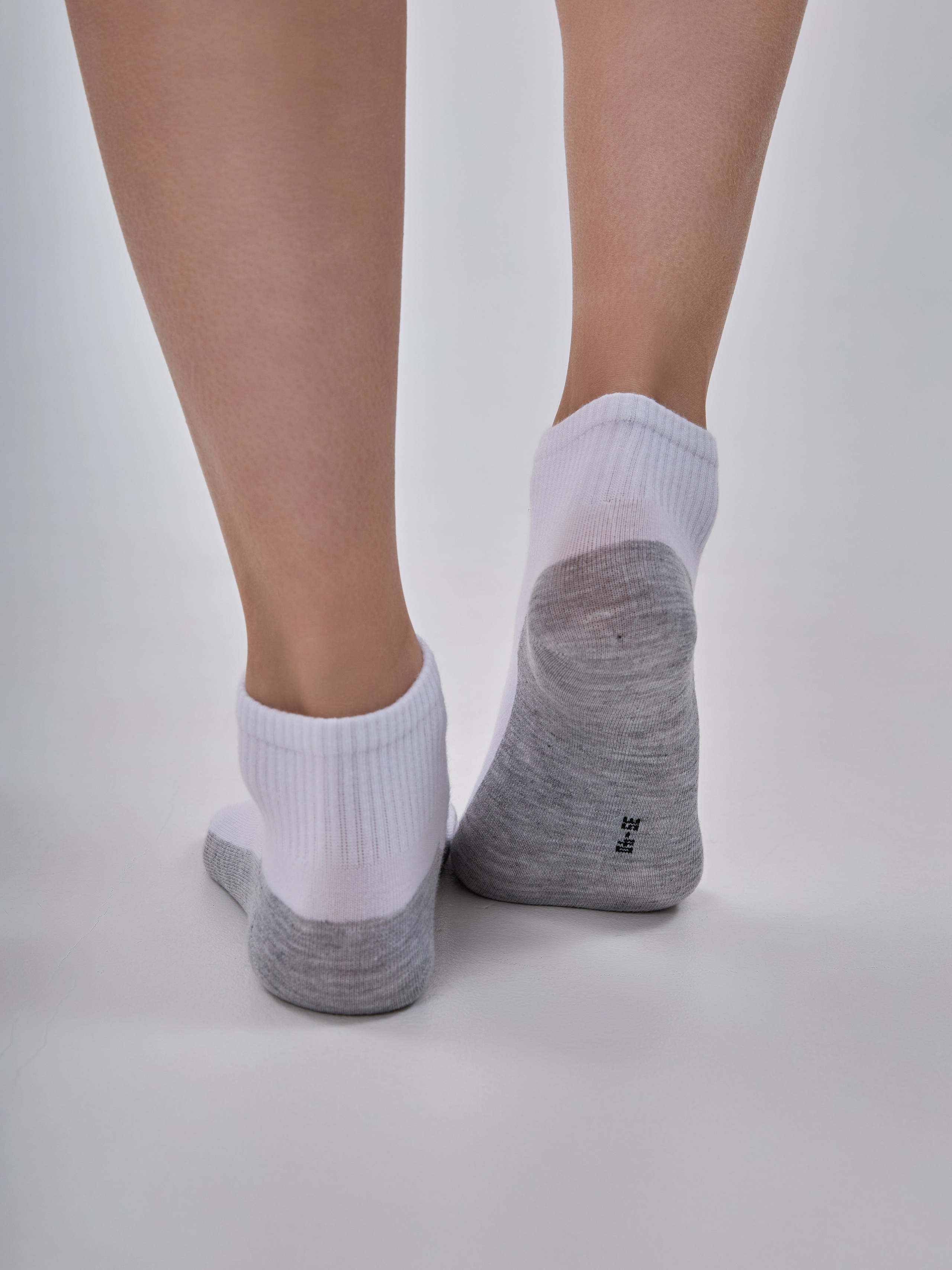 Носки. Фотограф