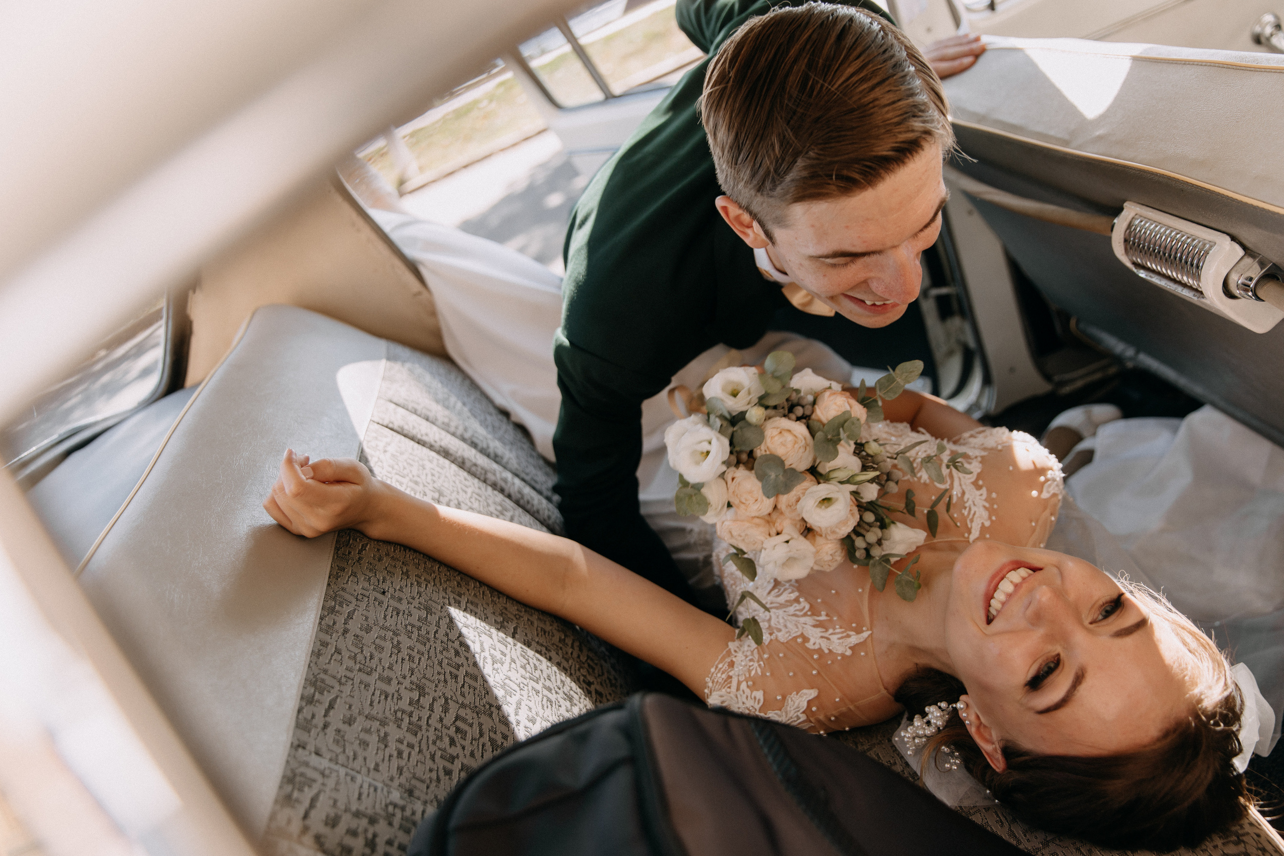 Мария и Михаил. Прокат Аренда ретро автомобилей Волга ГАЗ 21  Кострома