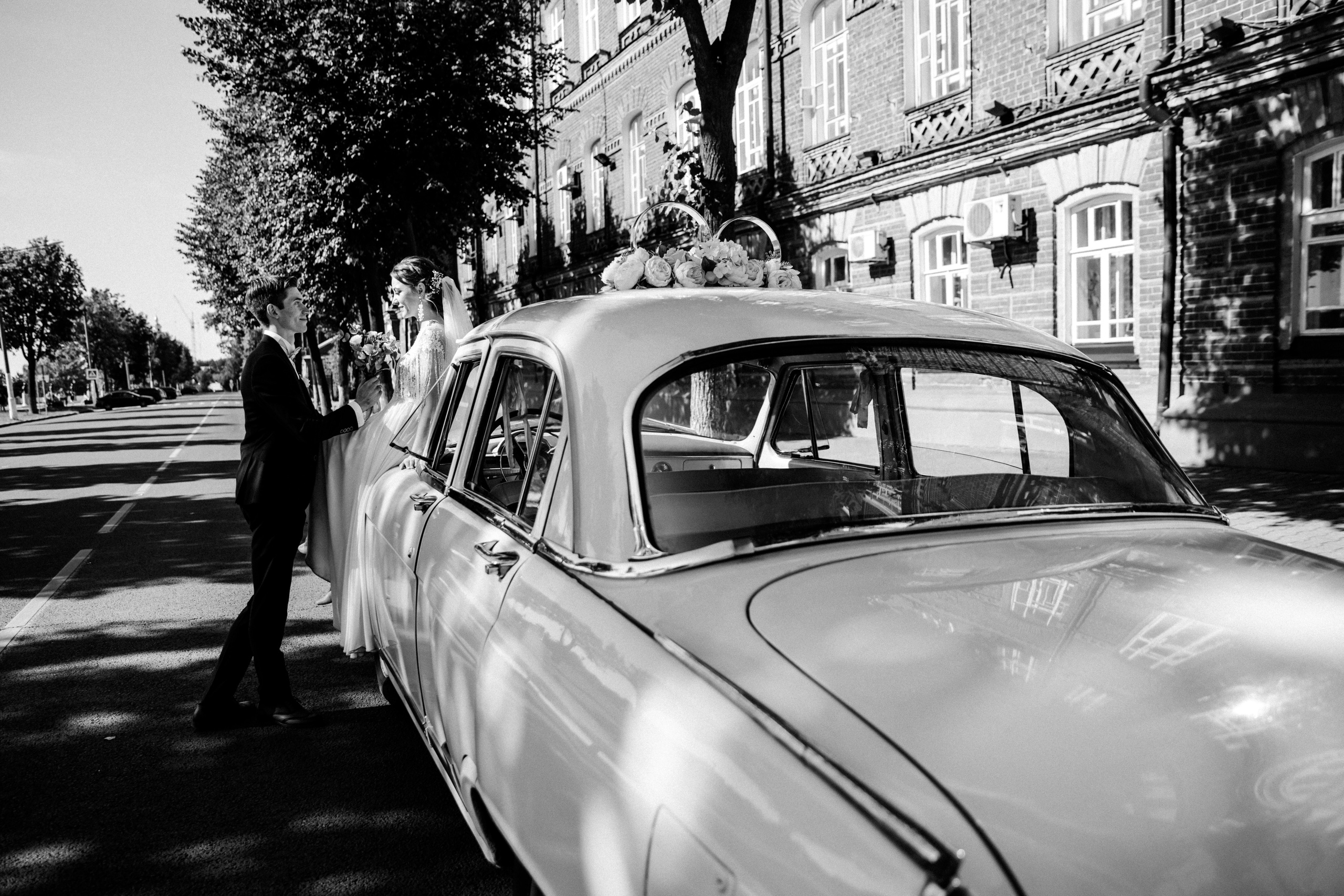 Мария и Михаил. Прокат Аренда ретро автомобилей Волга ГАЗ 21  Кострома