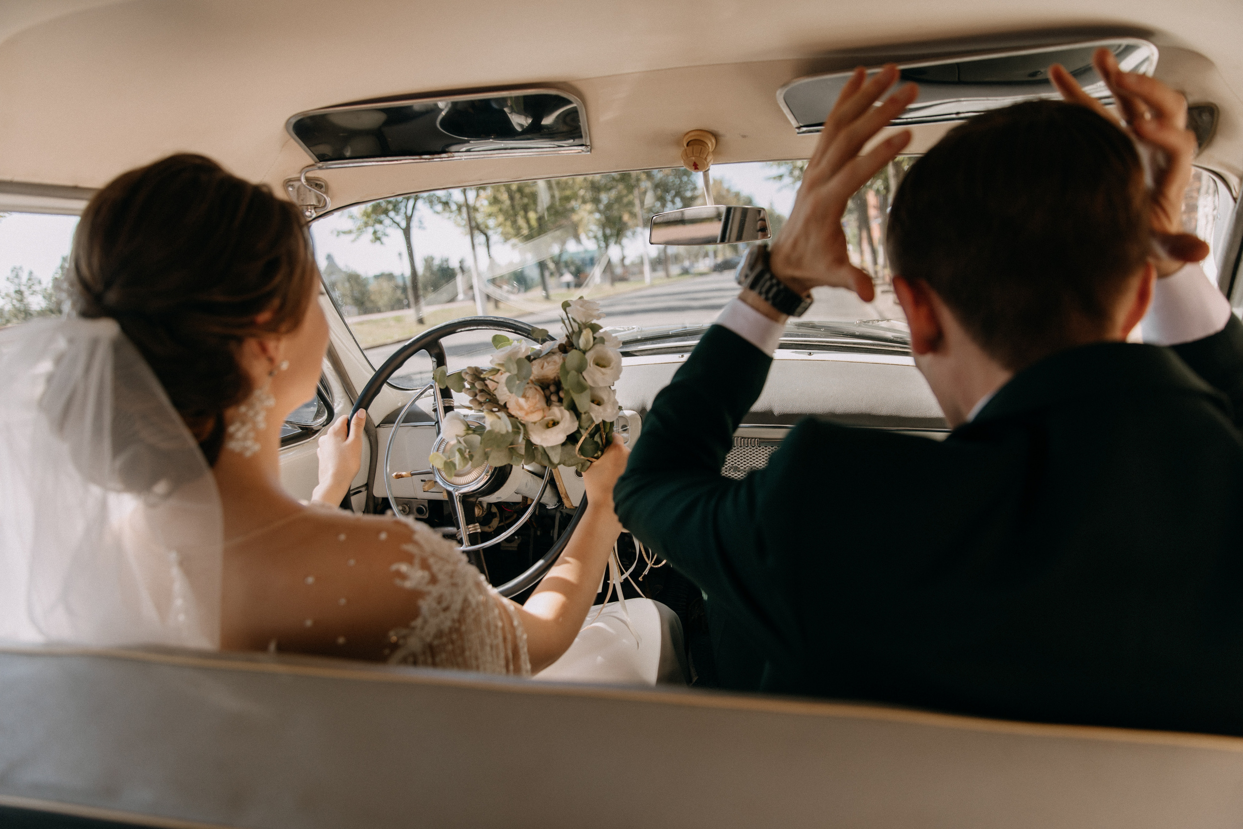 Мария и Михаил. Прокат Аренда ретро автомобилей Волга ГАЗ 21  Кострома