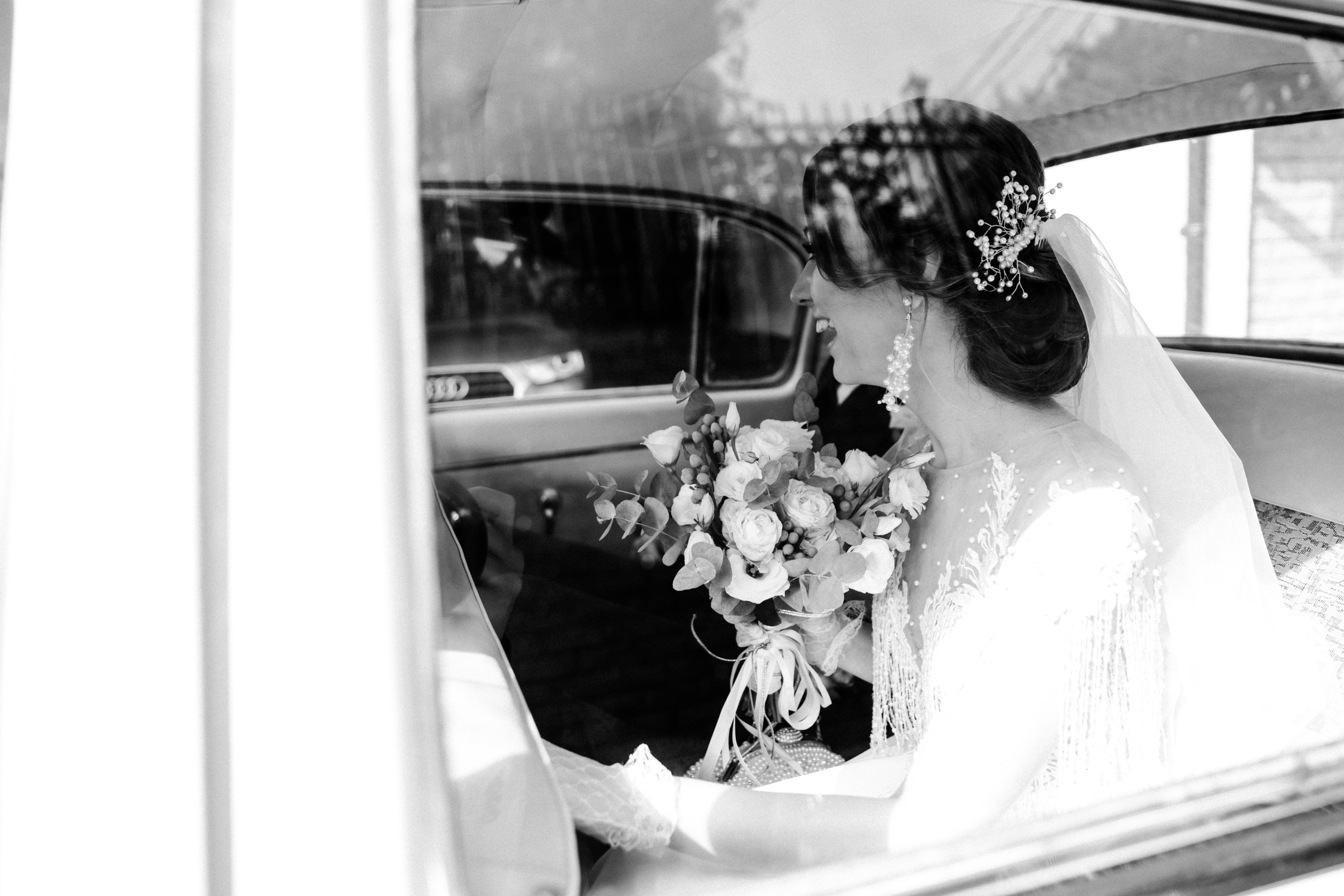 Мария и Михаил. Прокат Аренда ретро автомобилей Волга ГАЗ 21  Кострома