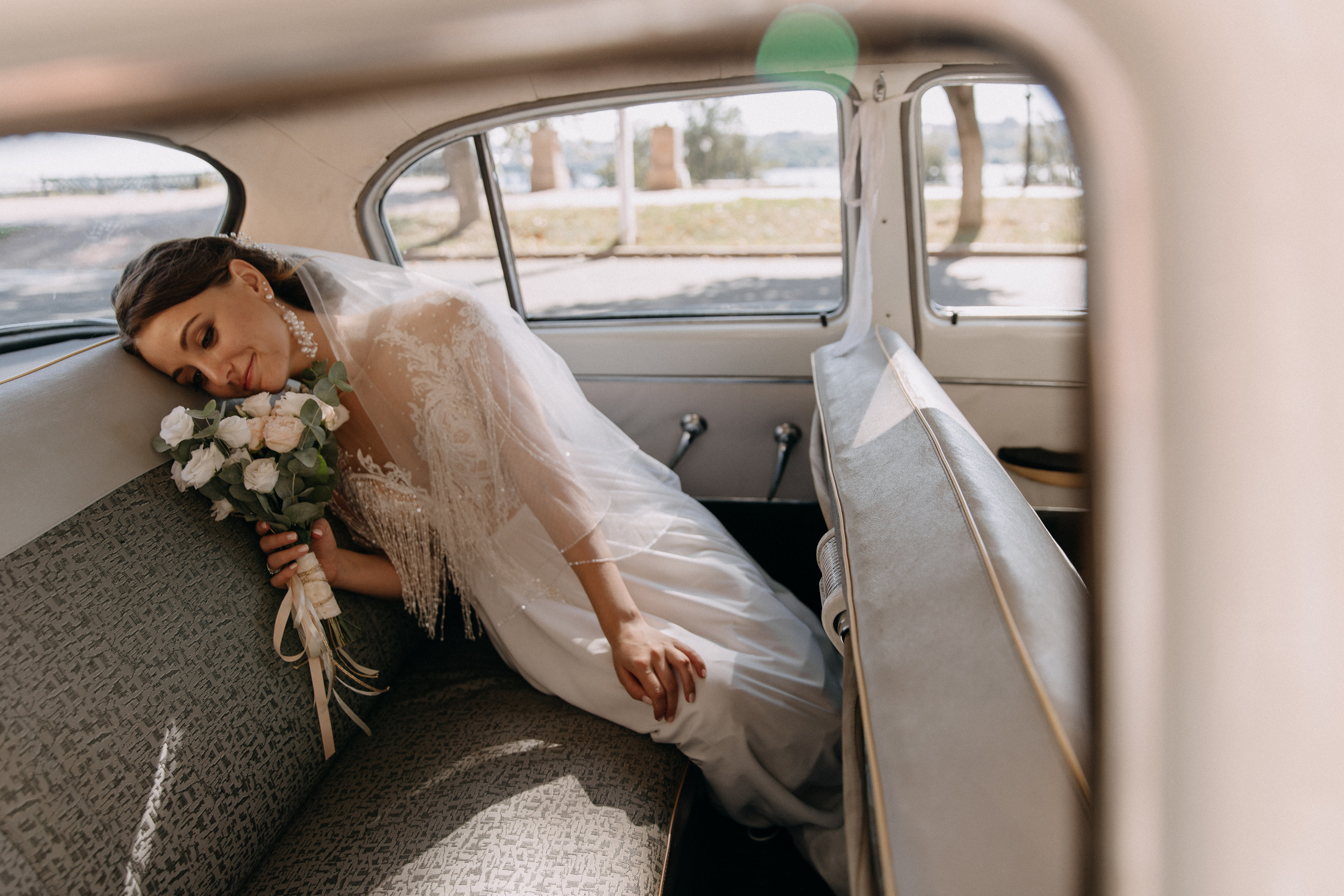 Мария и Михаил. Прокат Аренда ретро автомобилей Волга ГАЗ 21  Кострома