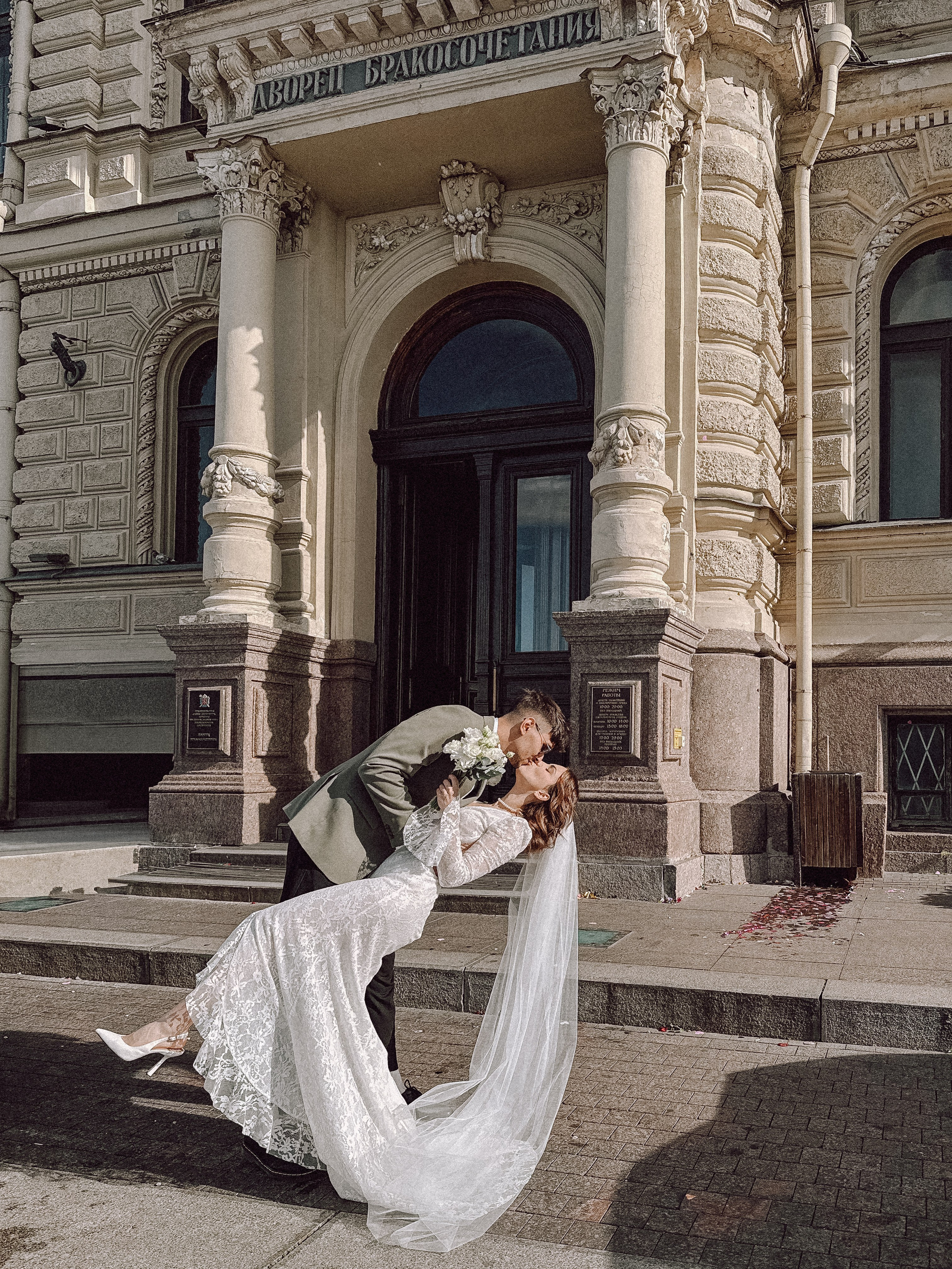 ФОТО НА ТЕЛЕФОН ВО ВРЕМЯ БРАКОСОЧЕТАНИЯ В ПЕРВОМ ДВОРЦЕ И ПРОГУЛКИ. Профессиональный фотограф, Санкт-Петербург — Виктория Богомолова