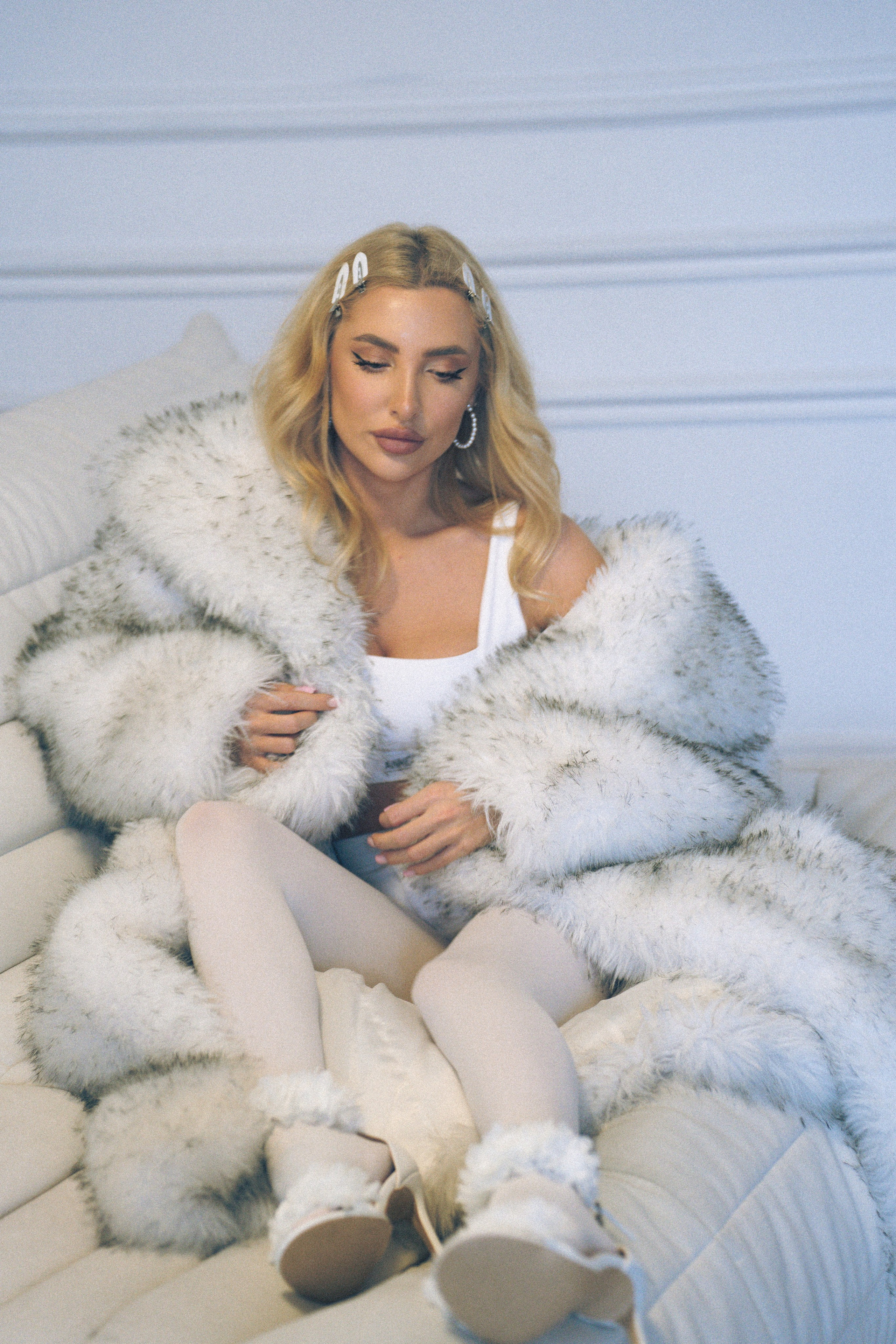 МИНИМАЛИЗМ В СТУДИИ НА ЧЕРНЫШЕВСКОЙ В СТУДИИ С БАЛКОНОМ. Профессиональный фотограф, Санкт-Петербург — Виктория Богомолова