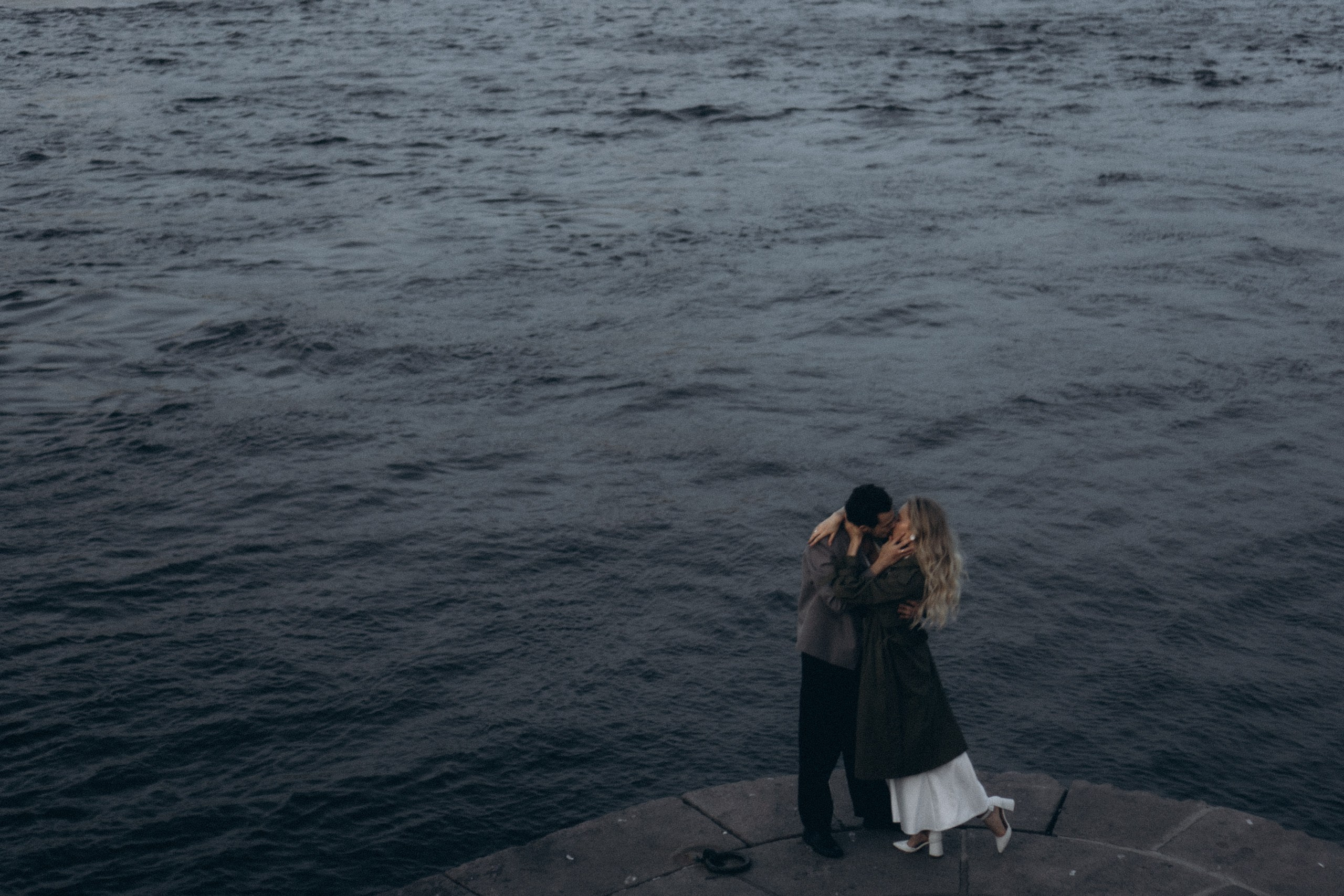 СВАДЕБНАЯ СЬЕМКА ПАРЫ НА РАССВЕТЕ В БЕЛЫЕ НОЧИ И ПРОГУЛКА С РАЗВОДНЫМИ МОСТАМИ И ПИКНИК ВОЗЛЕ ИСАКИЕВСКОГО СОБОРА. Профессиональный фотограф, Санкт-Петербург — Виктория Богомолова