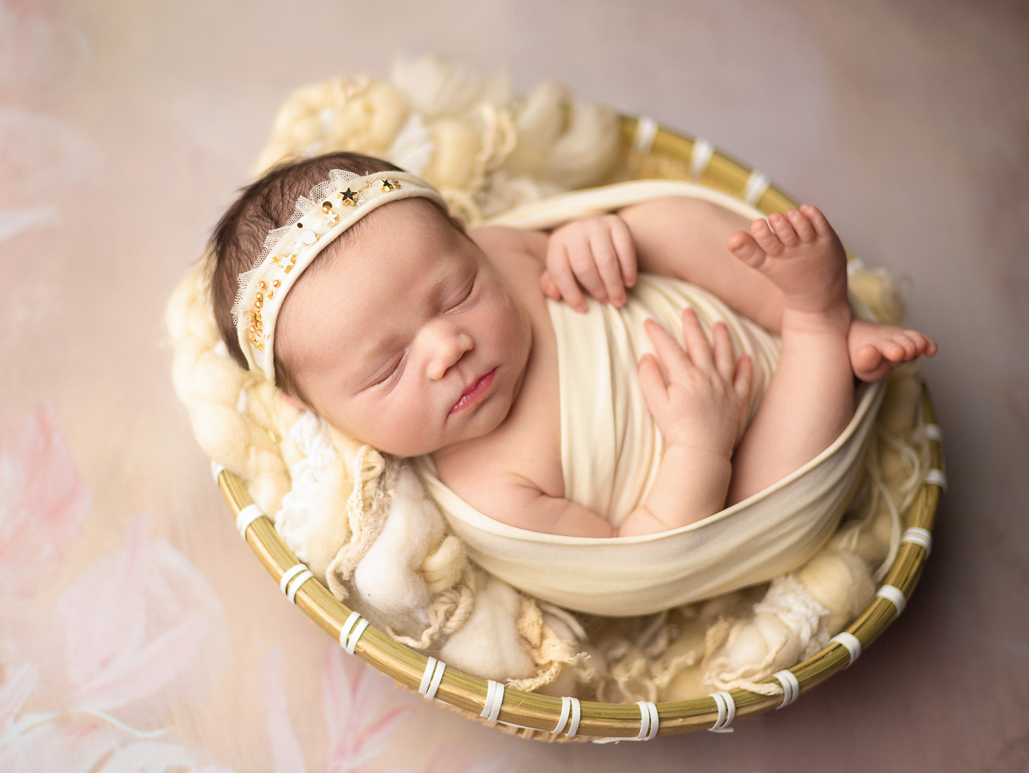 Newborn. Фотограф новорождённых в Казани Нейля Гильмутдинова ньюборн