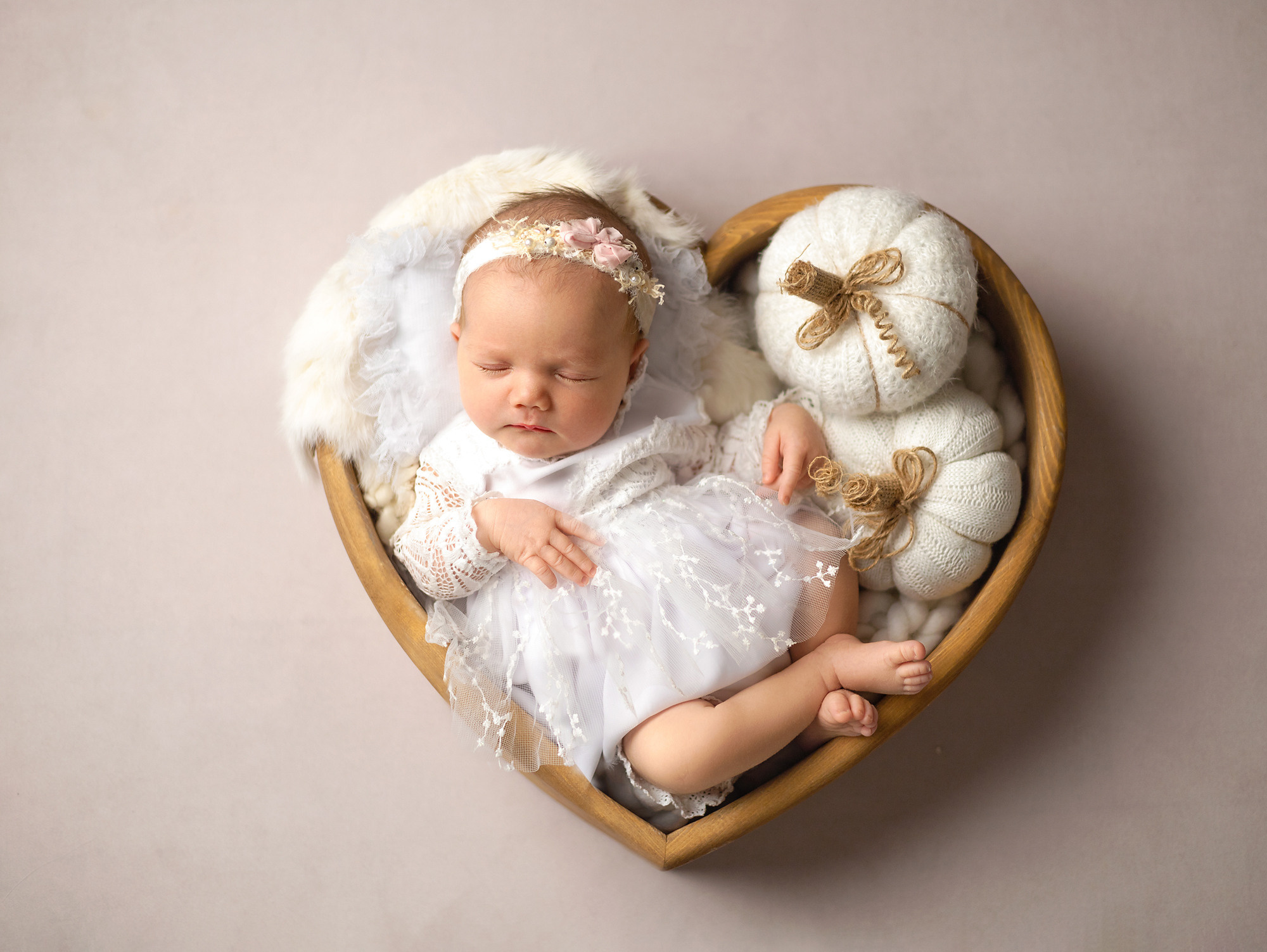 Newborn. Фотограф новорождённых в Казани Нейля Гильмутдинова ньюборн