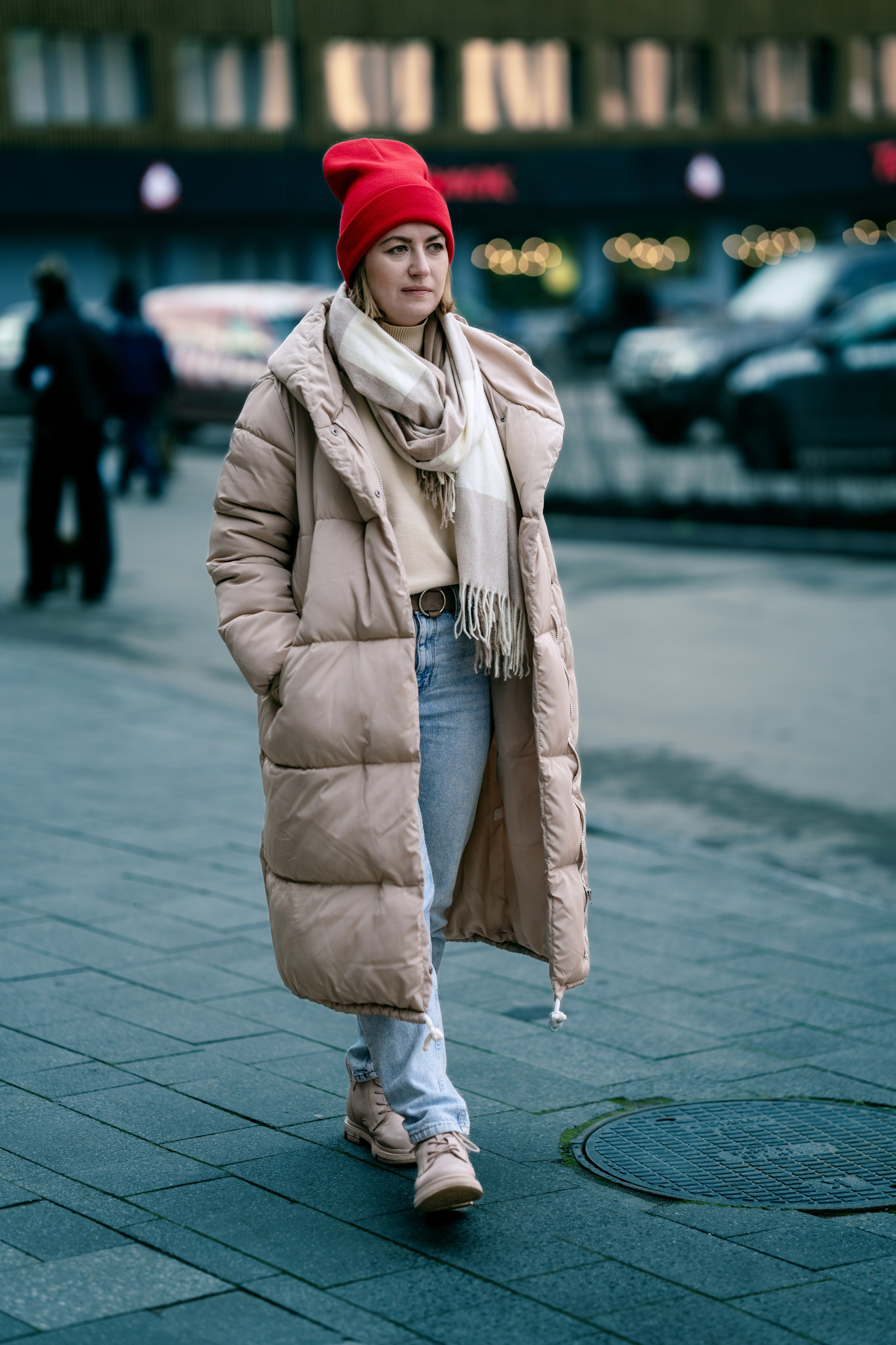 Съемка девушки.  Уличная фотосессия. Фотограф Игорь Полозов 