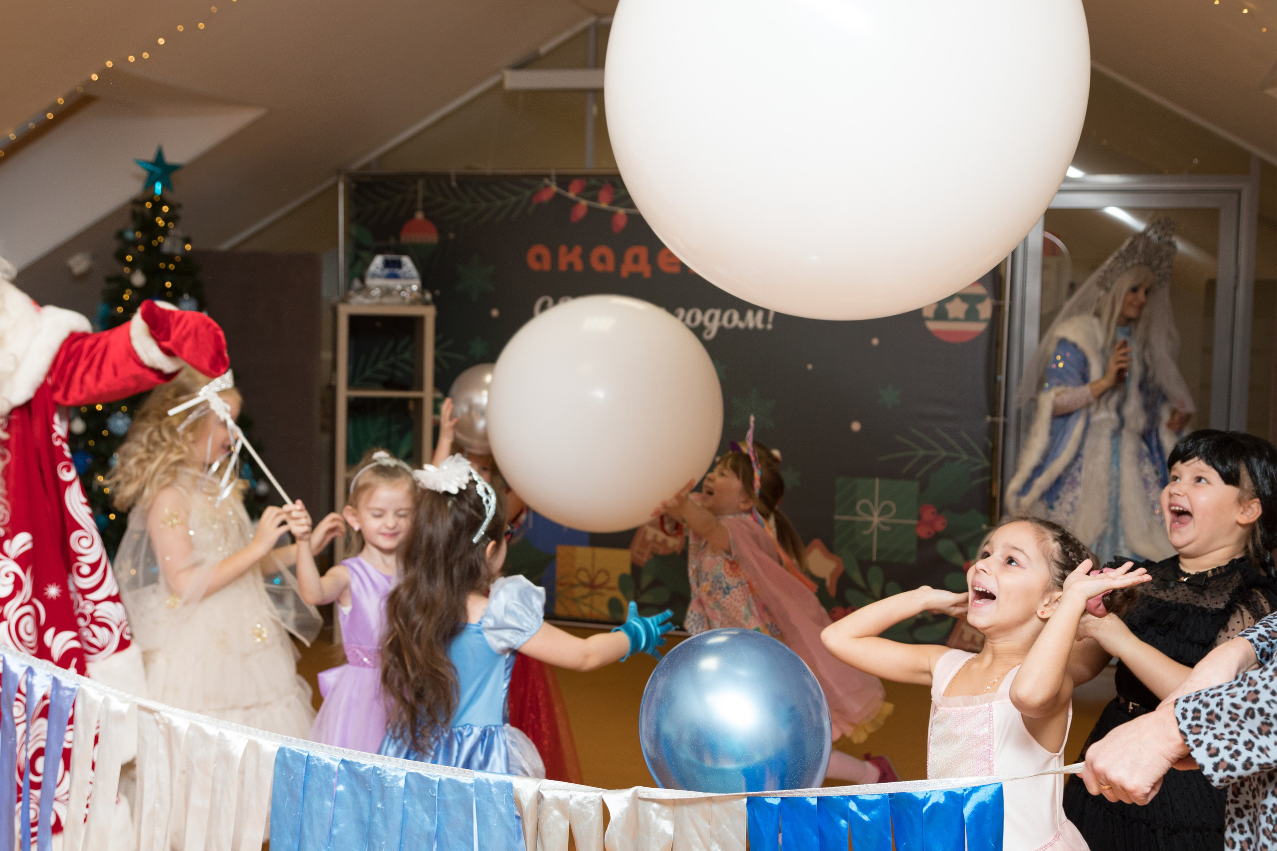 Фото детского новогоднего праздника. Детский и контент фотограф Надя Волкова Санкт-Петербург