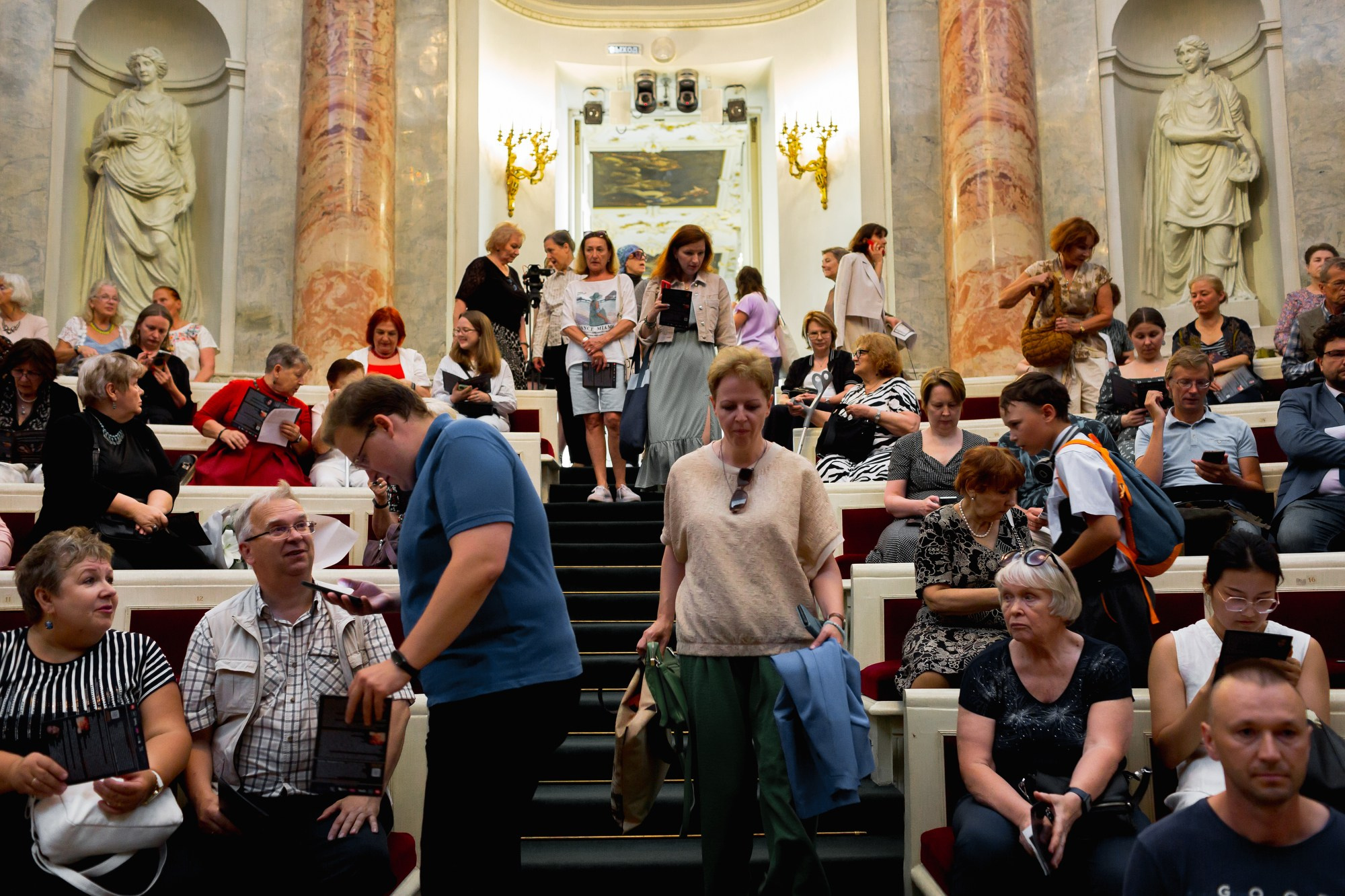 Спектакль Приглушенные голоса в Театре Эрмитажа (+репетиция). Семейный и портретный фотограф в Санкт-Петербурге Андрей Воробьев