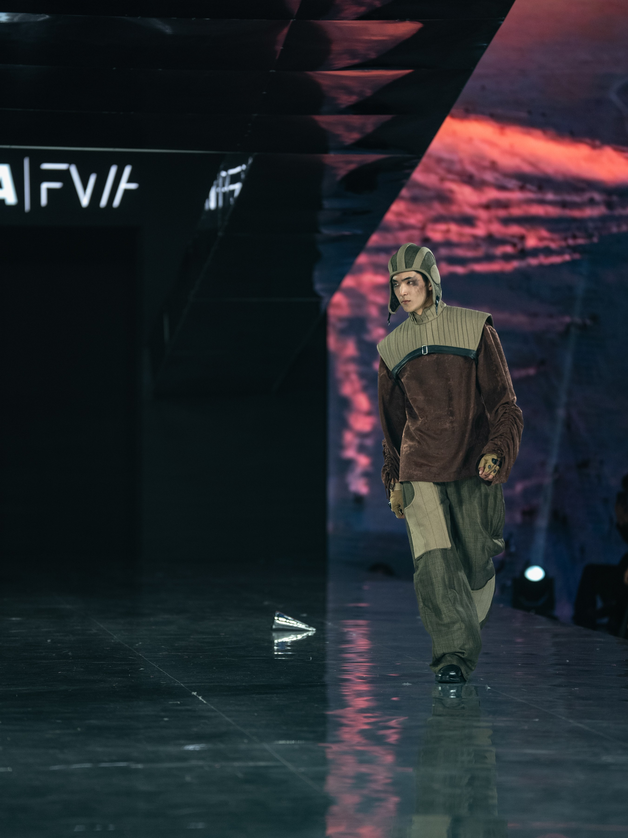 Visa Fashion Week Almaty Pre-Fall 2026 GAZHAIYIP. Сайт Алматинского НЮ АРТ, будуар и фэшн фотографа Дениса Карпенко