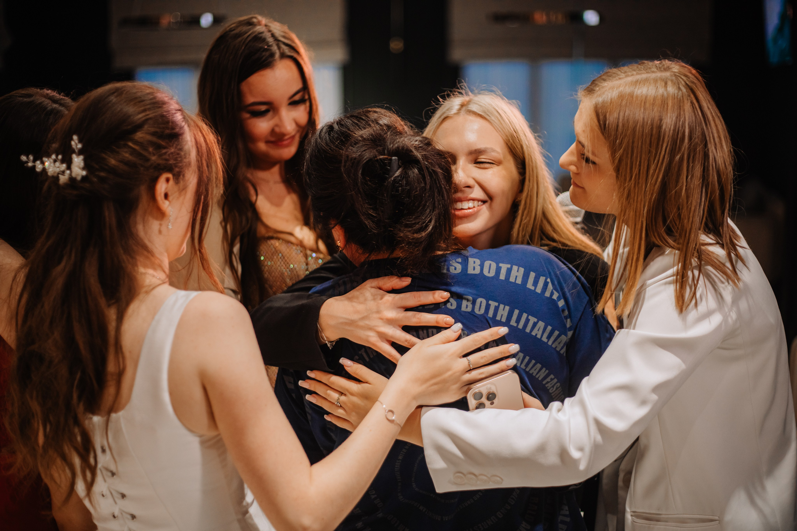 НА МНЕ ЛЕНТА «ВЫПУСКНИК»