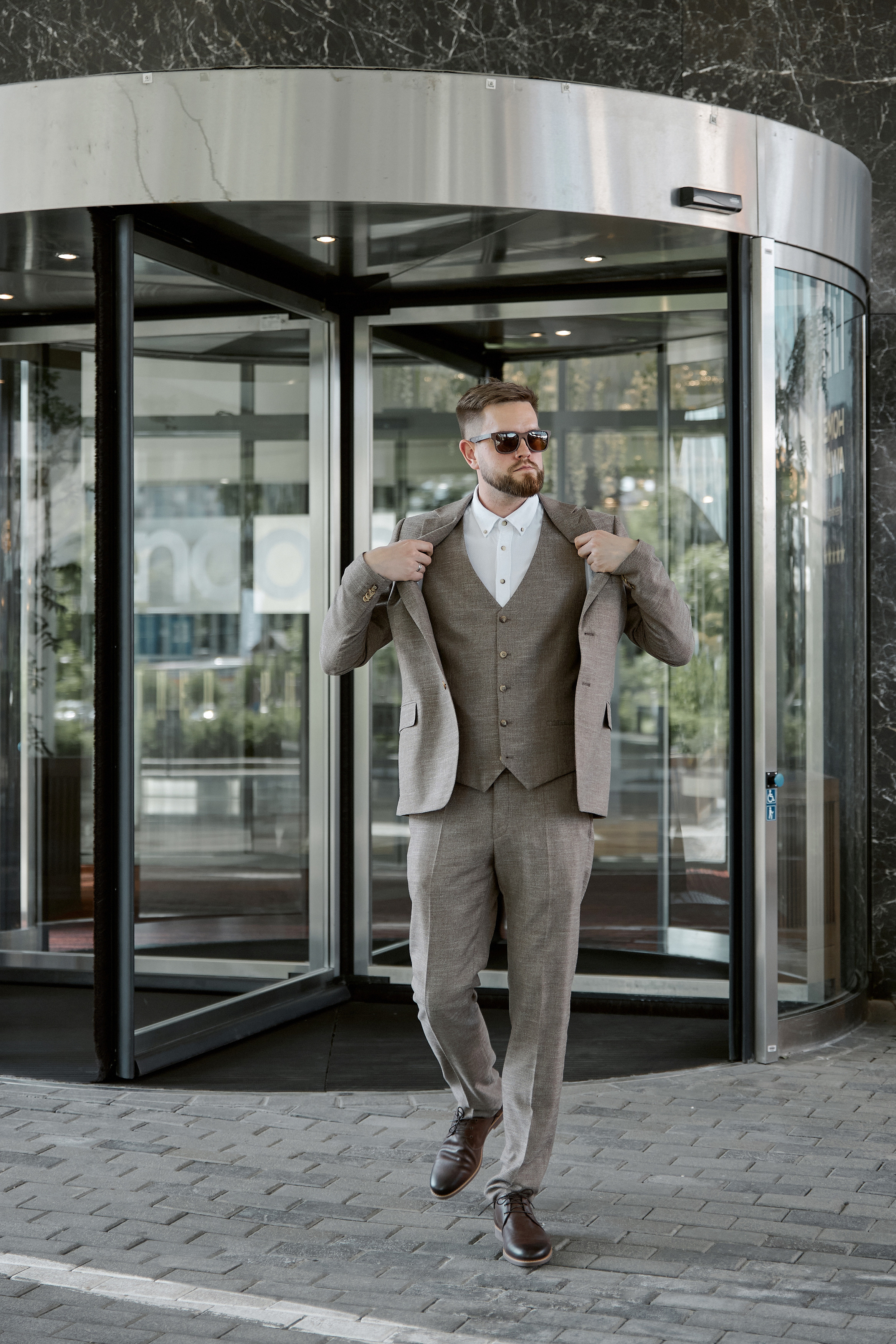 свадебный фотограф екатеринбург, свадебная съемка, жених, фотосессия, свадьба, свадебное платье, свадебная фотосессия