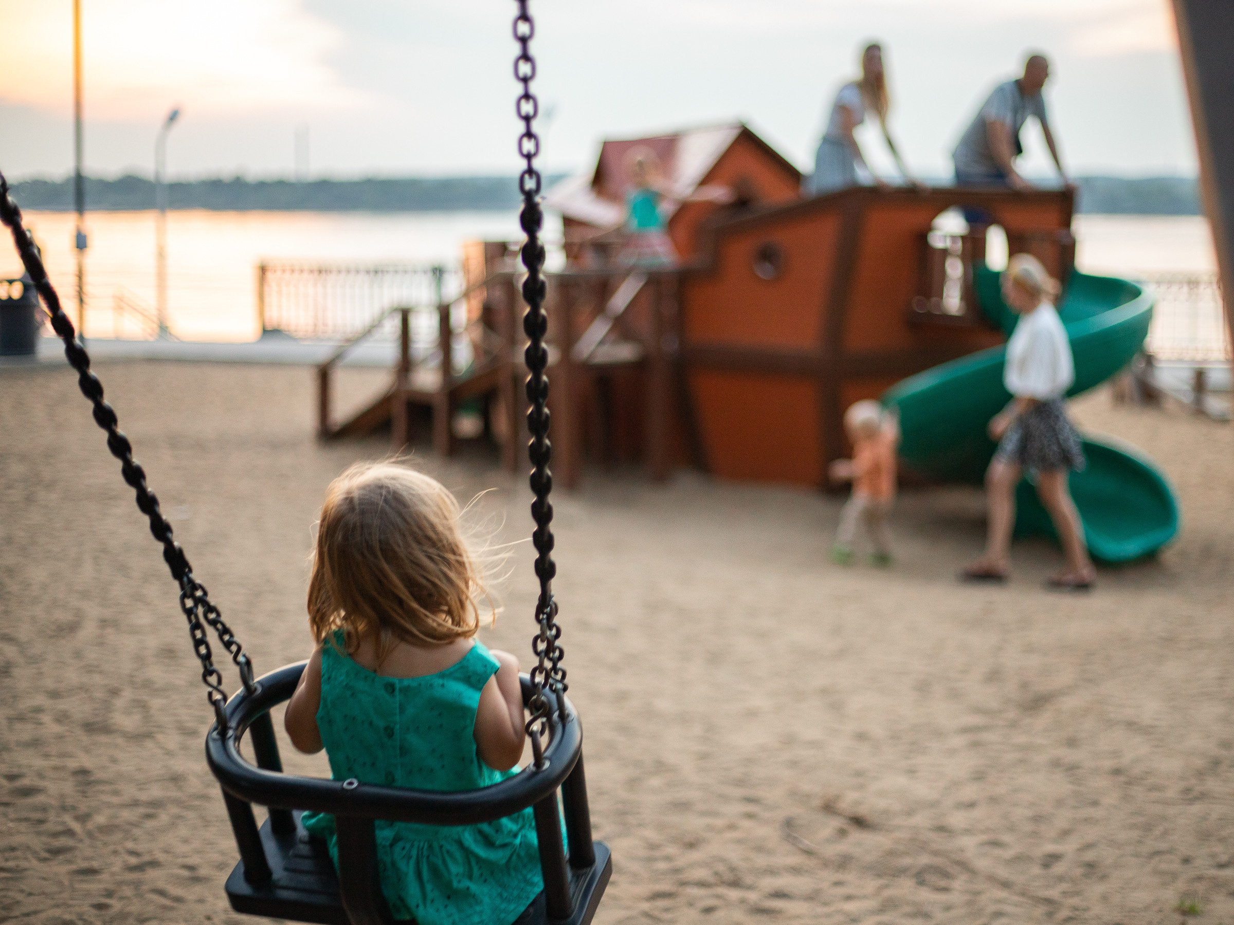 Мои дочки. Могут быть фото без обработки (исходники). Фотограф Пермь. Свадьбы. Семья и дети, школа, д. сад. Фотокниги