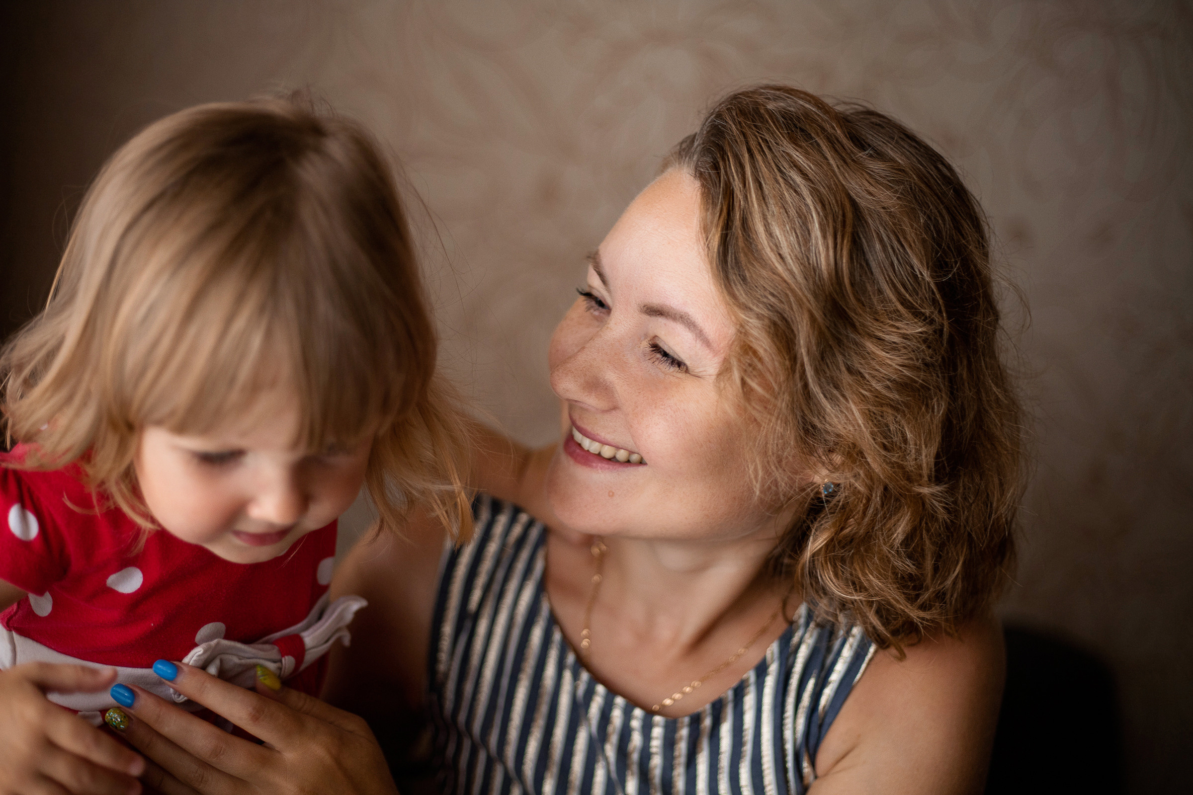 Мои дочки. Могут быть фото без обработки (исходники). Фотограф Пермь. Свадьбы. Семья и дети, школа, д. сад. Фотокниги