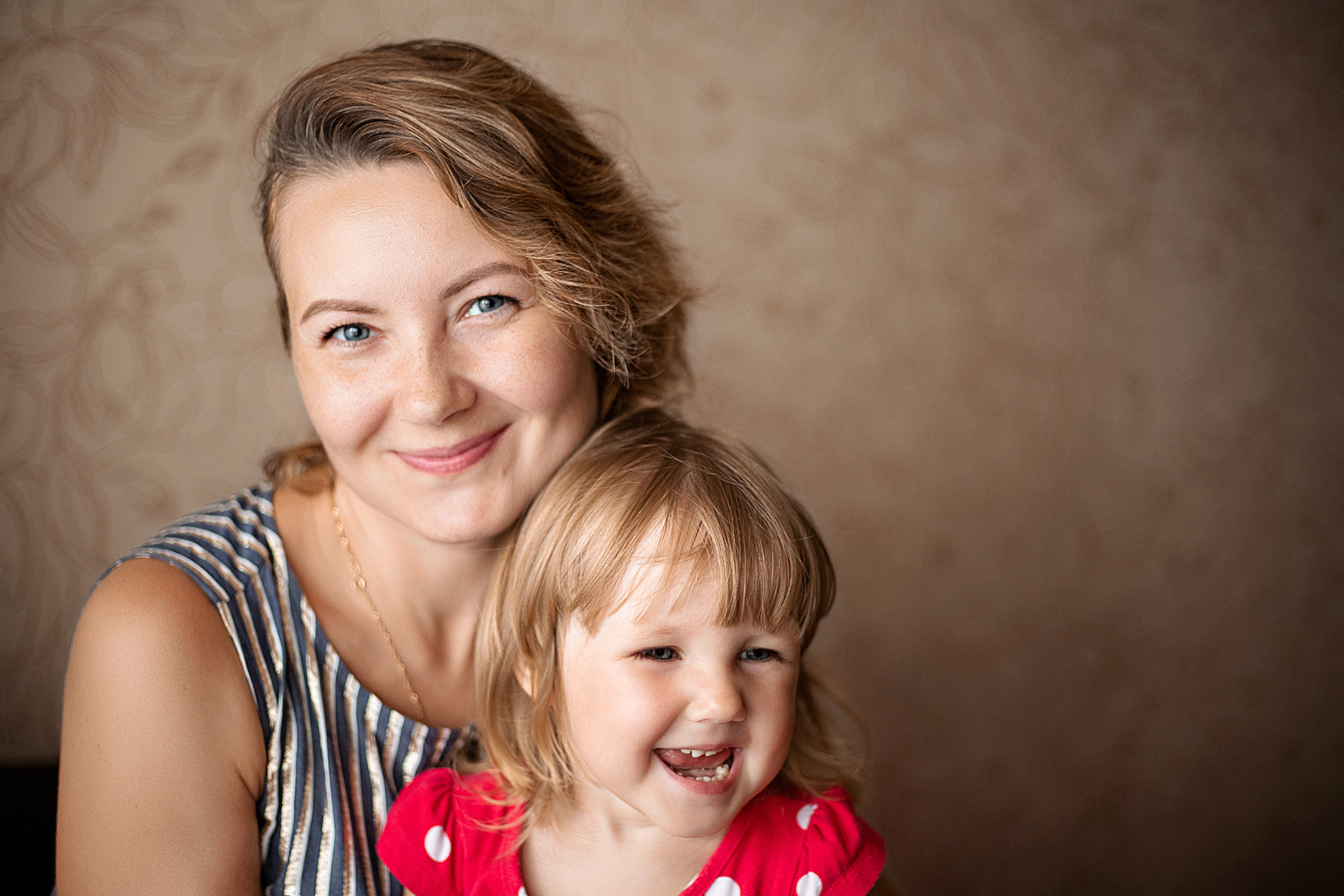 Мои дочки. Могут быть фото без обработки (исходники). Фотограф Пермь. Свадьбы. Семья и дети, школа, д. сад. Фотокниги