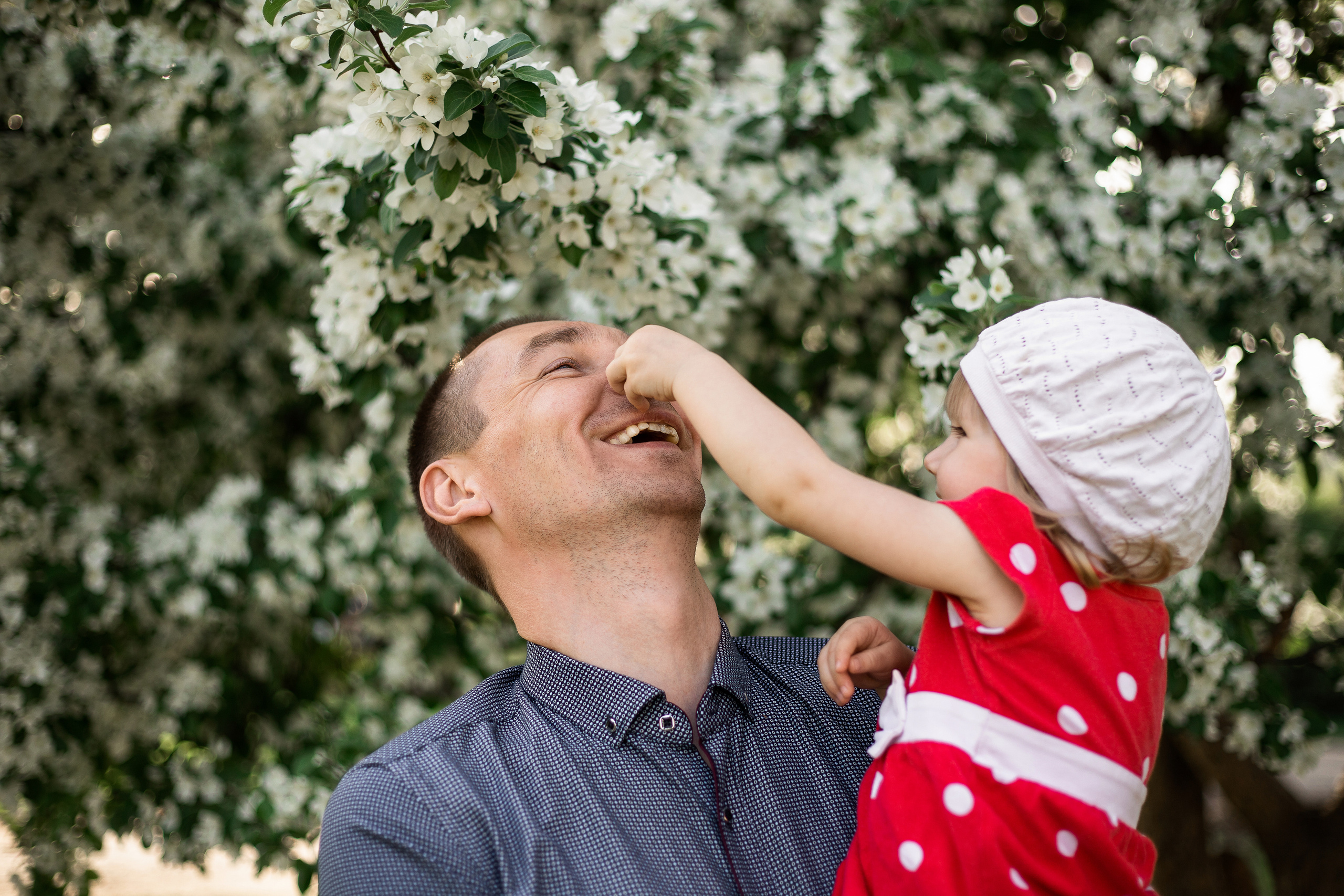 Майские яблони. Фотограф Пермь. Свадьбы. Семья и дети, школа, д. сад. Фотокниги