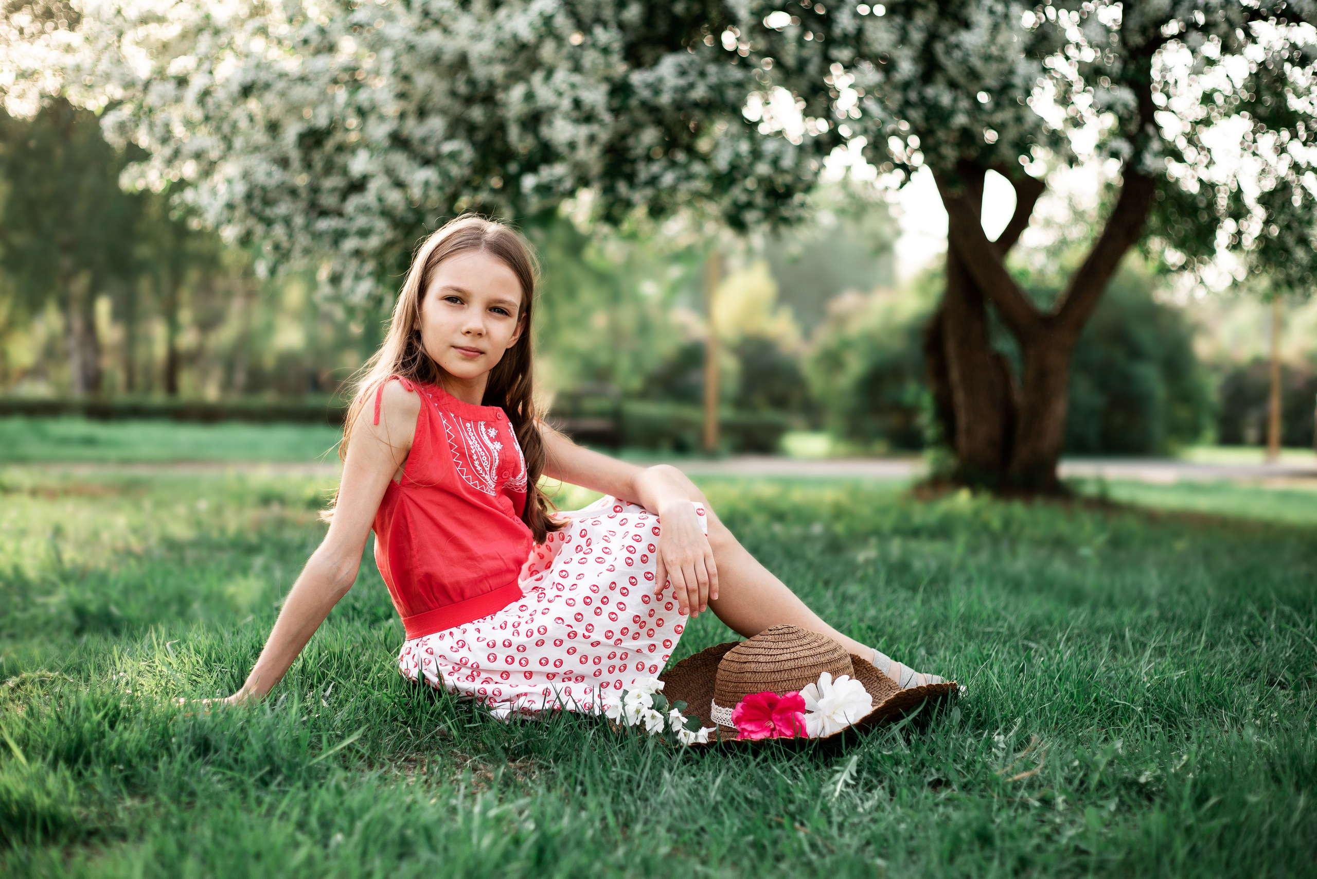 Индивидуальная фотосессия в яблонях в мае Пермь