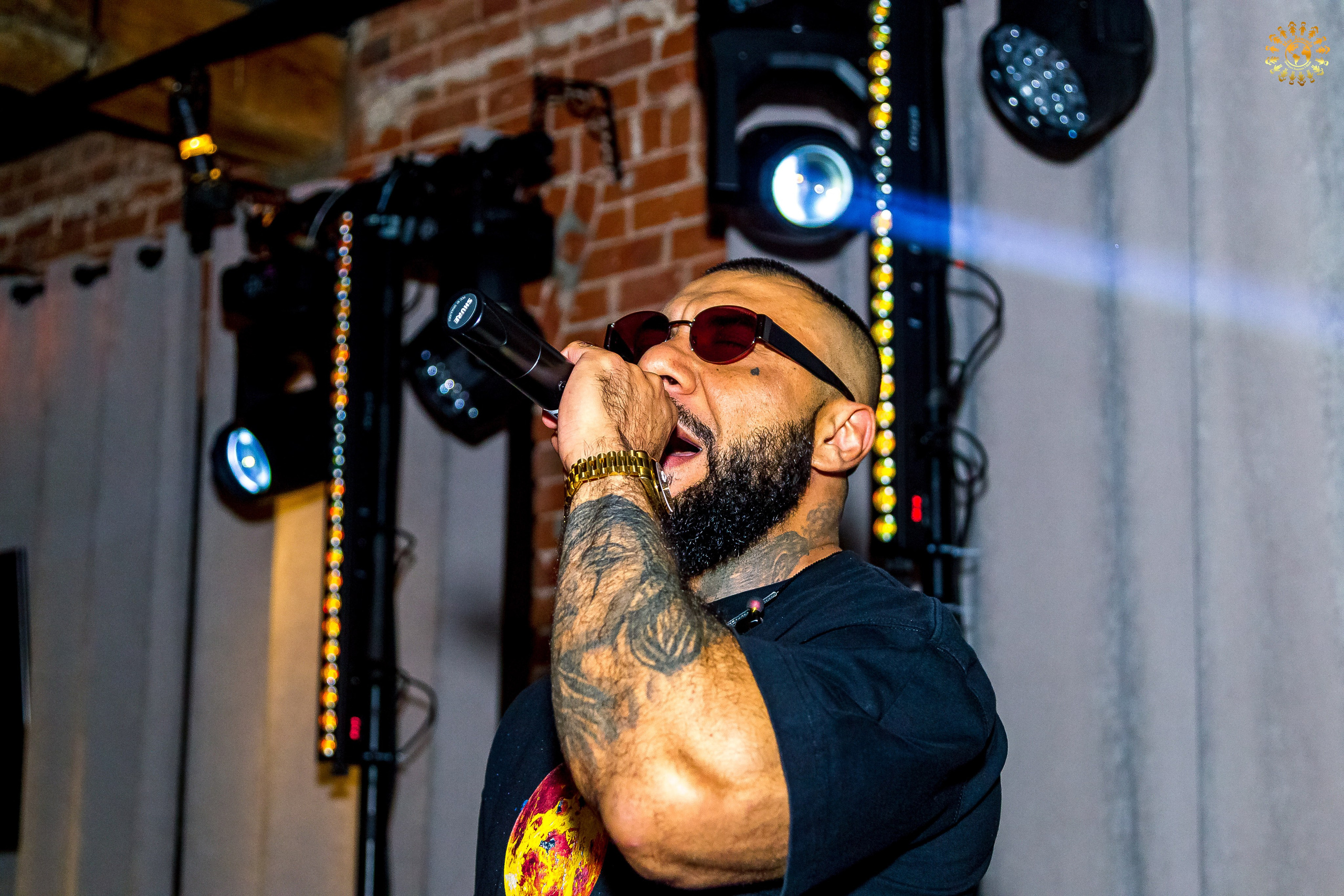 Выпускной 2023 (11-е классы) клуб «Джаггер», Москва. Репортажная съемка в Москве и области. Анималистика