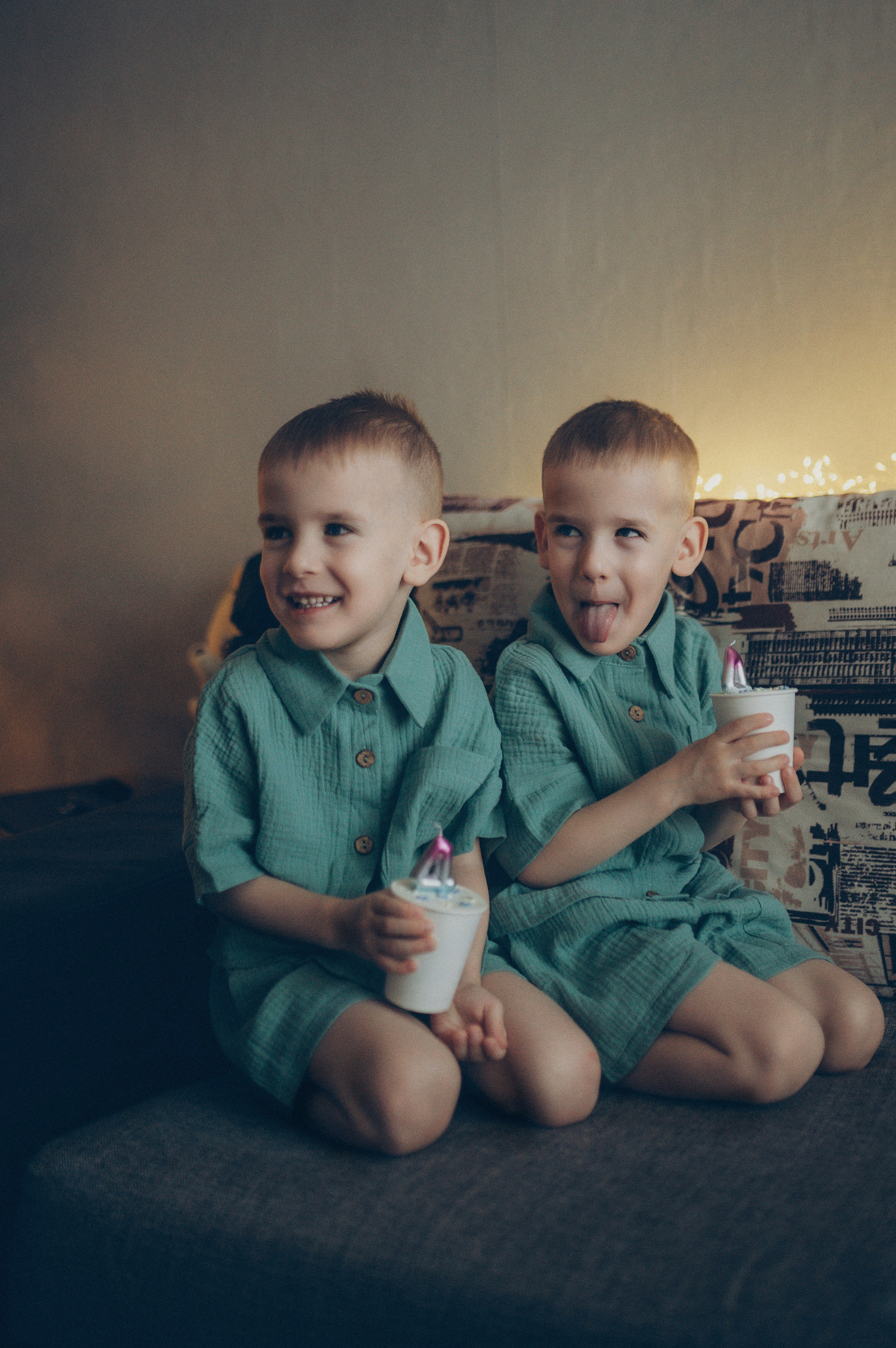 Миша и Тимофей (новогодняя домашняя). Фотограф, г. Лесной Свердловской области