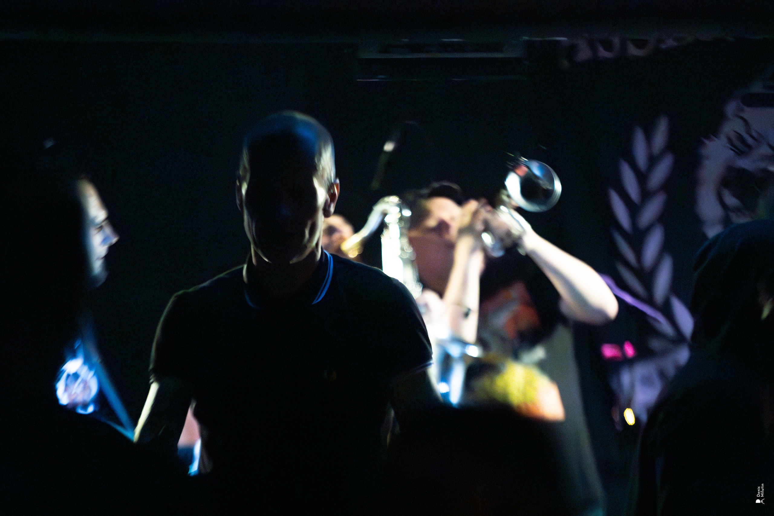 Рядом Ассенизаторы. Портретный фотограф Денис Милютин