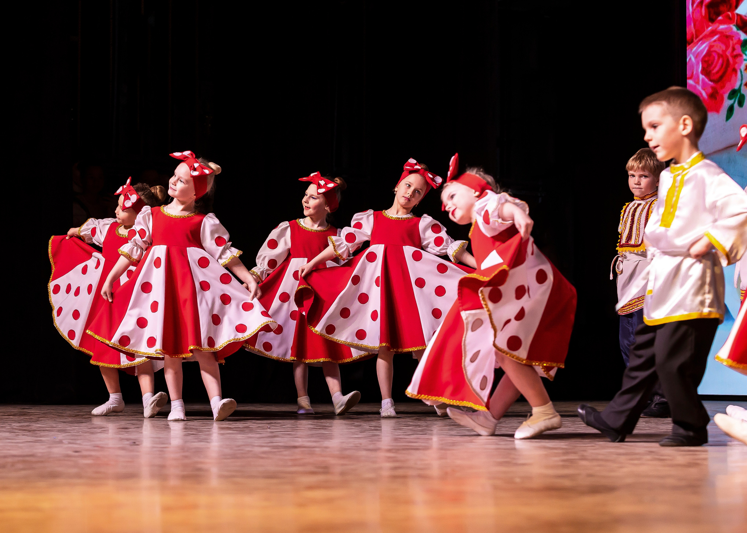 ДТДиМ Восточный. Юбилейный концерт хореографической студии «Карусель». Репортажный фотограф в Москве