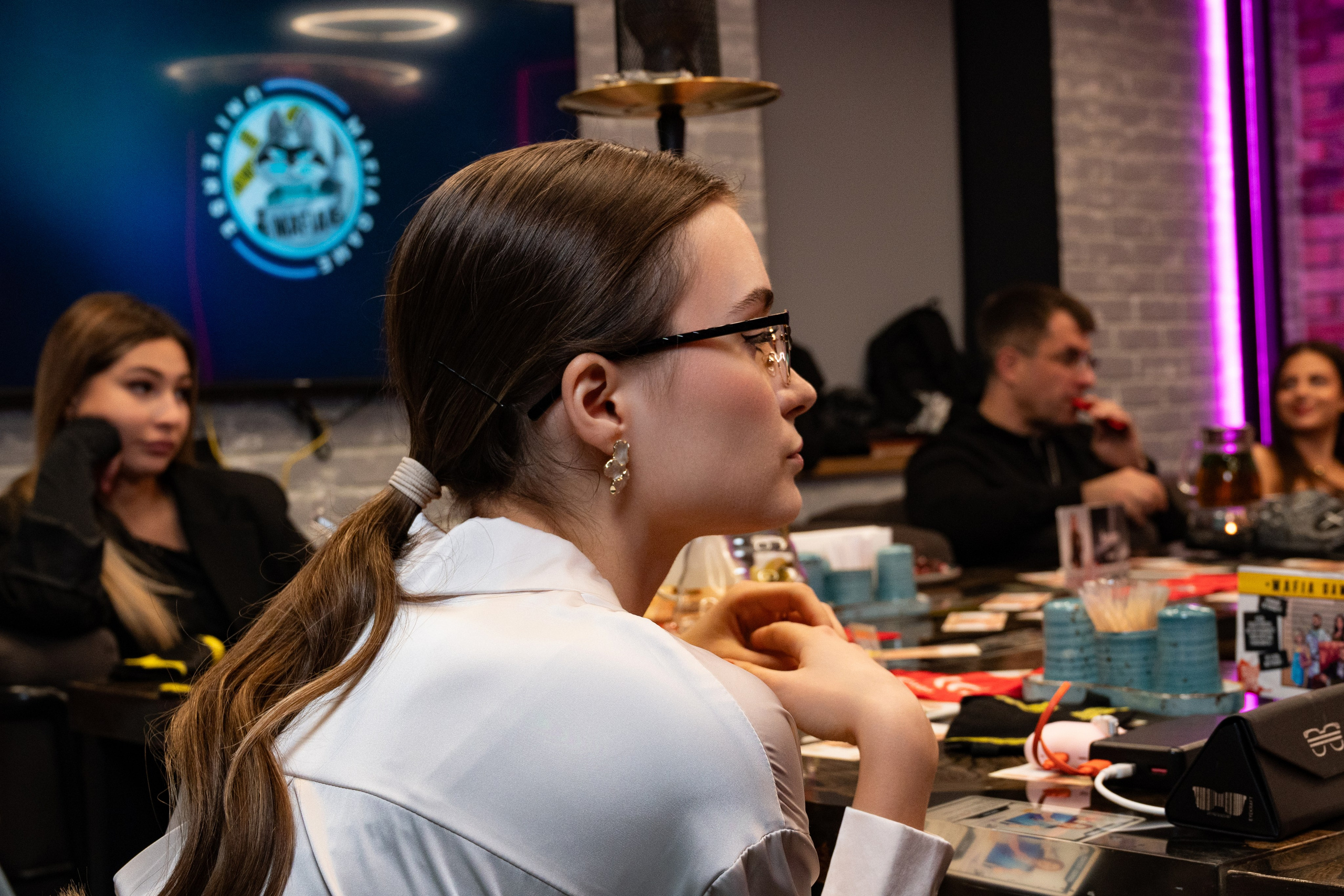 Репортаж на турнире по игре Мафия в «Мятном еноте». Фотограф мероприятий в Москве