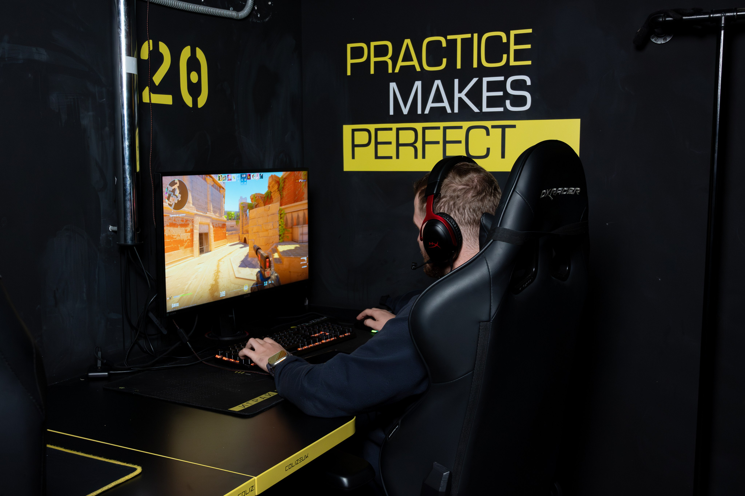 Репортаж в киберспортивном клубе Kolizeum. Фотограф мероприятий в Москве