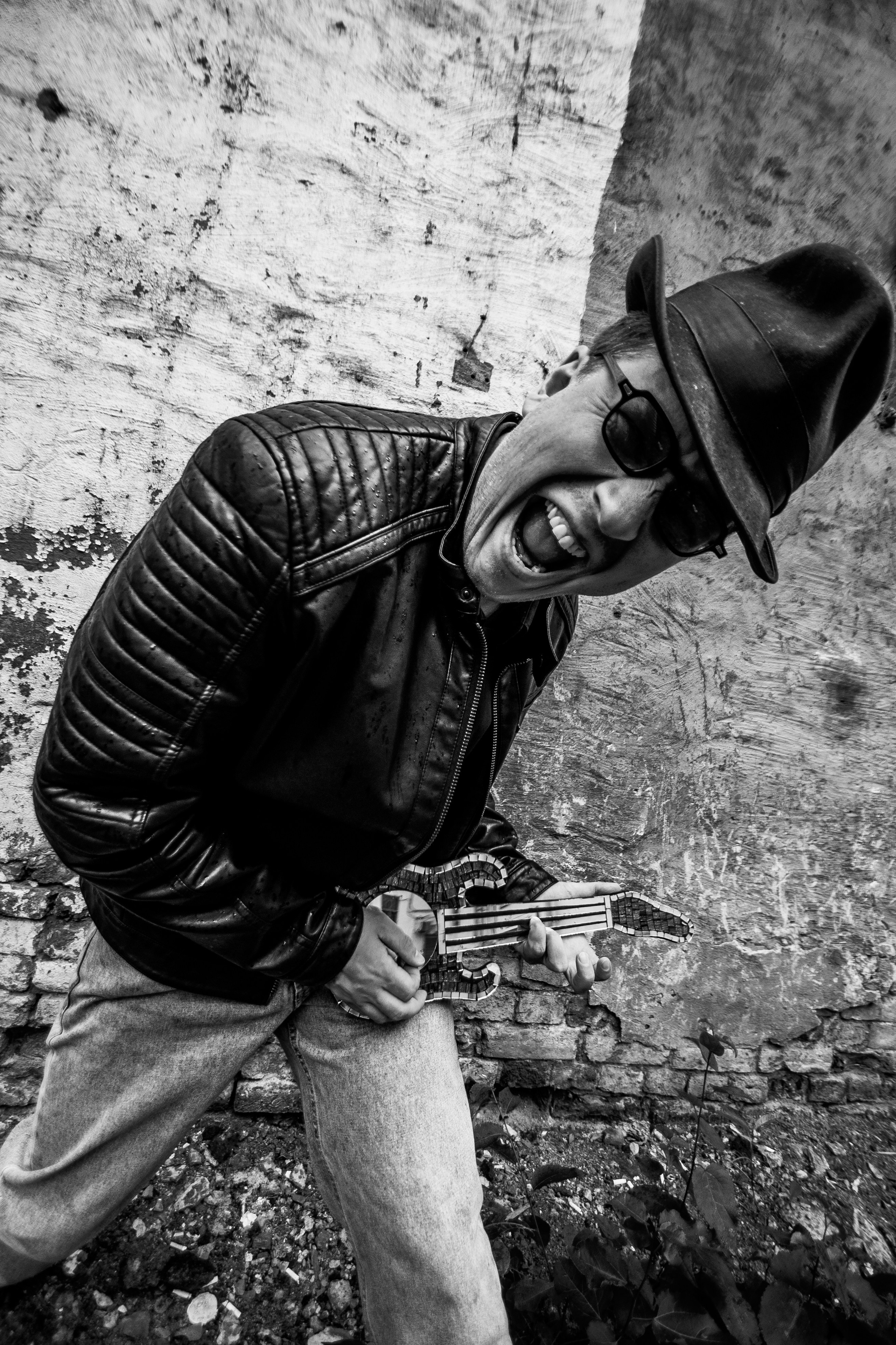 Данил Мухин. ОЧЕНЬ ПЛОХОЙ ФОТОГРАФ