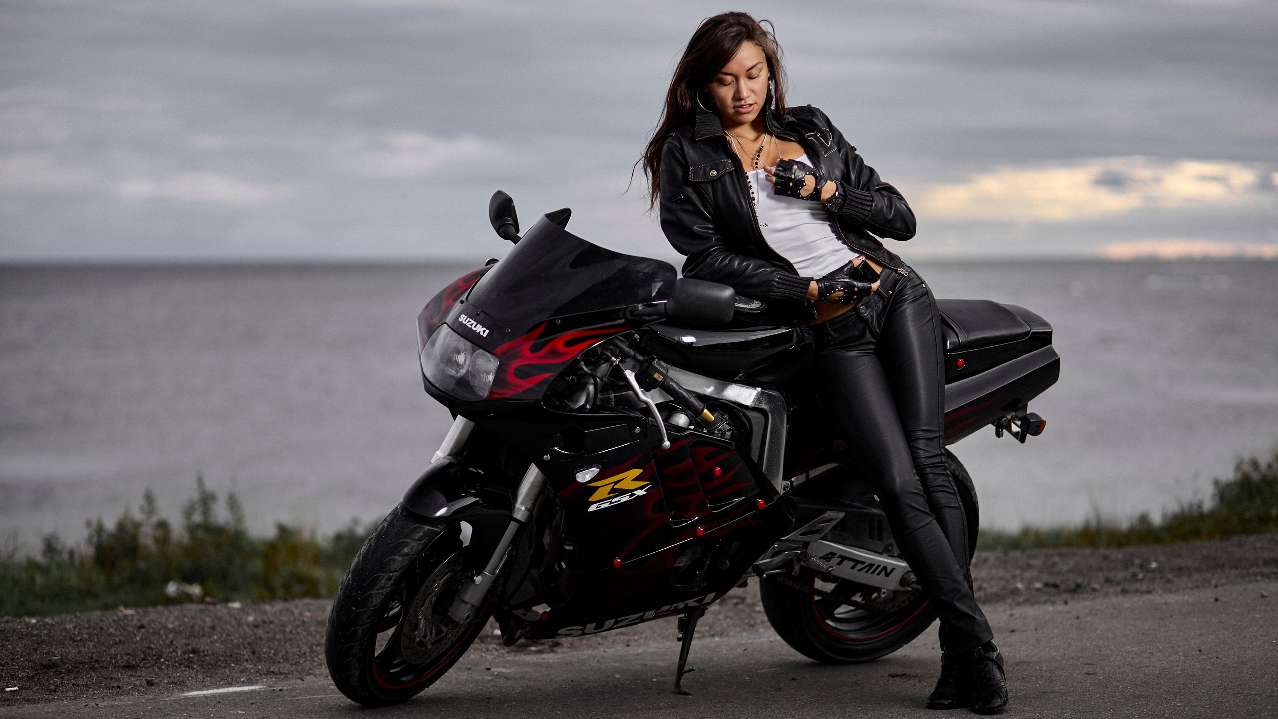 Парень, девушка, байк. Фотограф Андрей Серенков